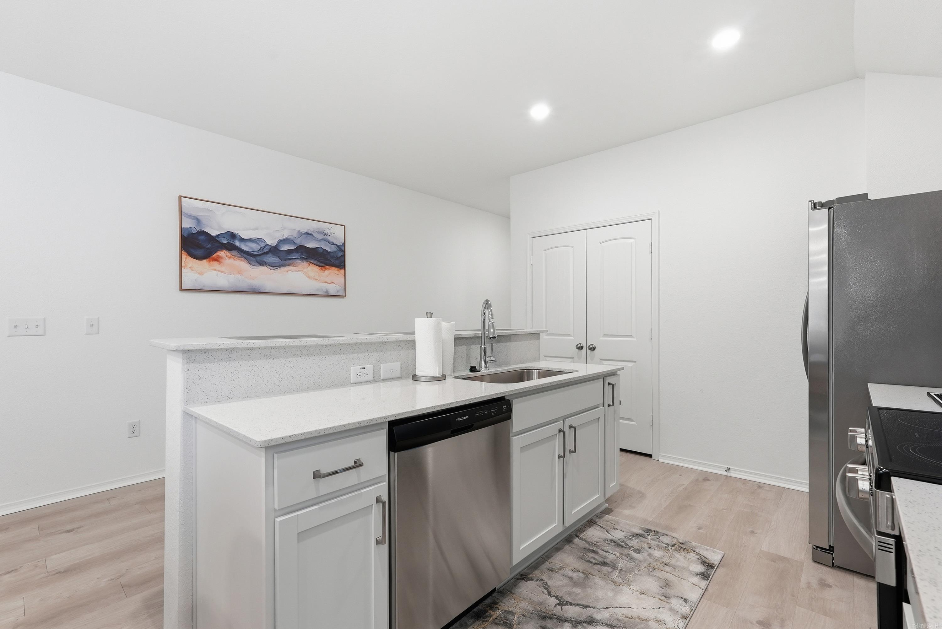 WHITE OAK CROSSING - Residential Lease