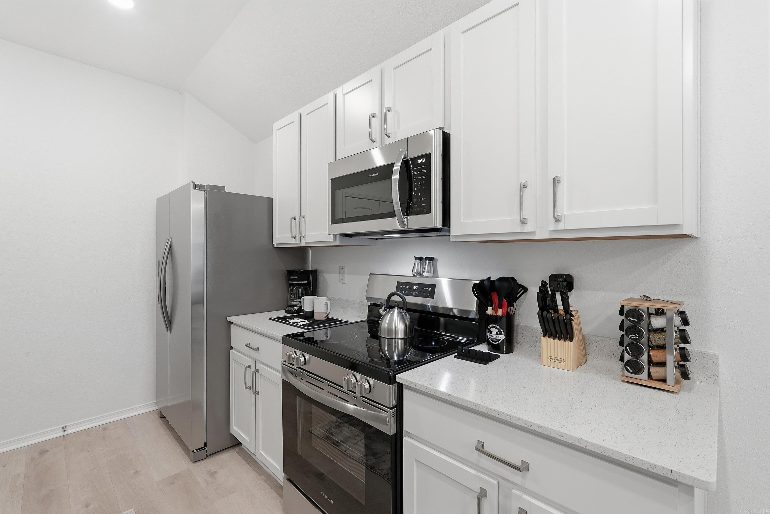 WHITE OAK CROSSING - Residential Lease