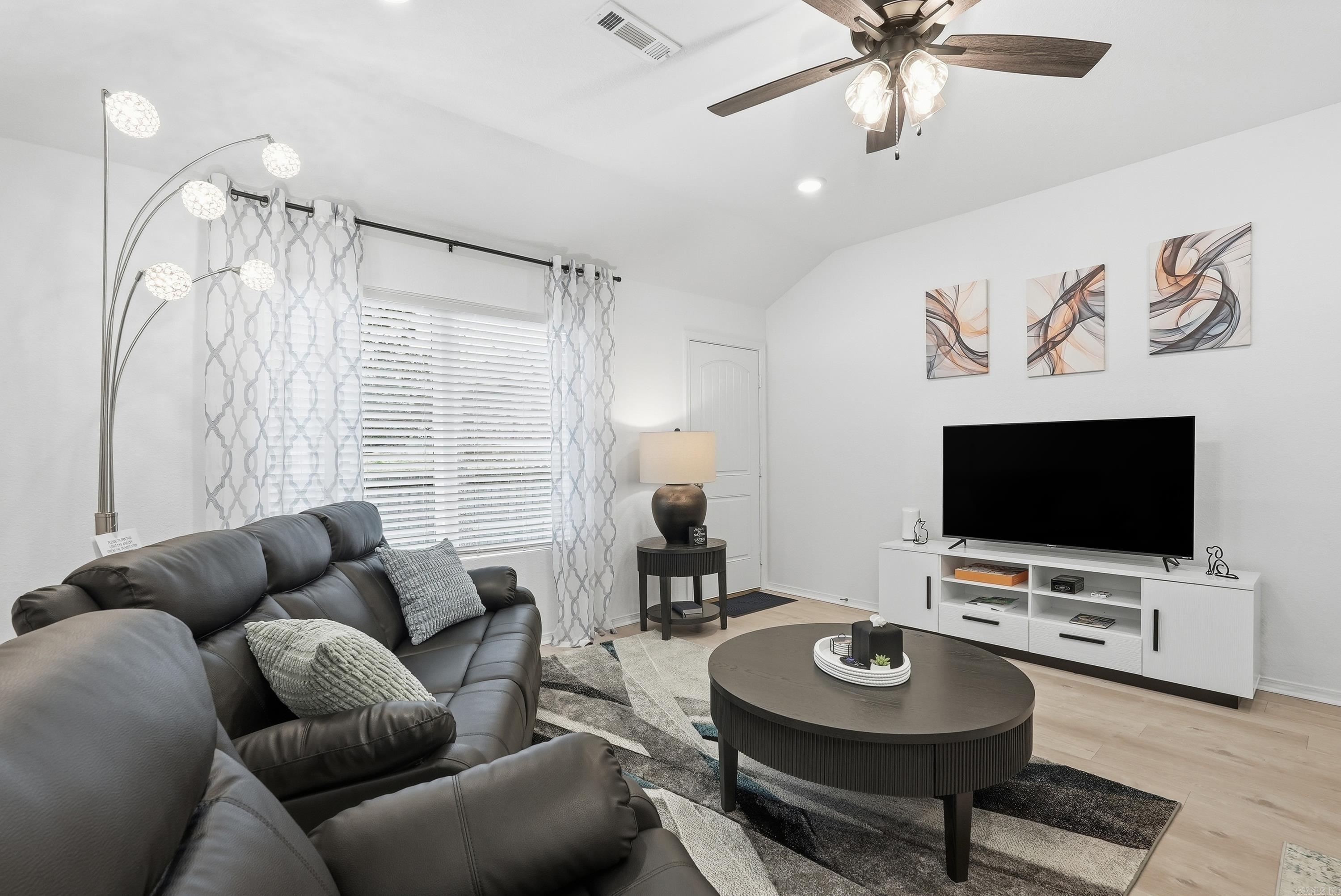 WHITE OAK CROSSING - Residential Lease