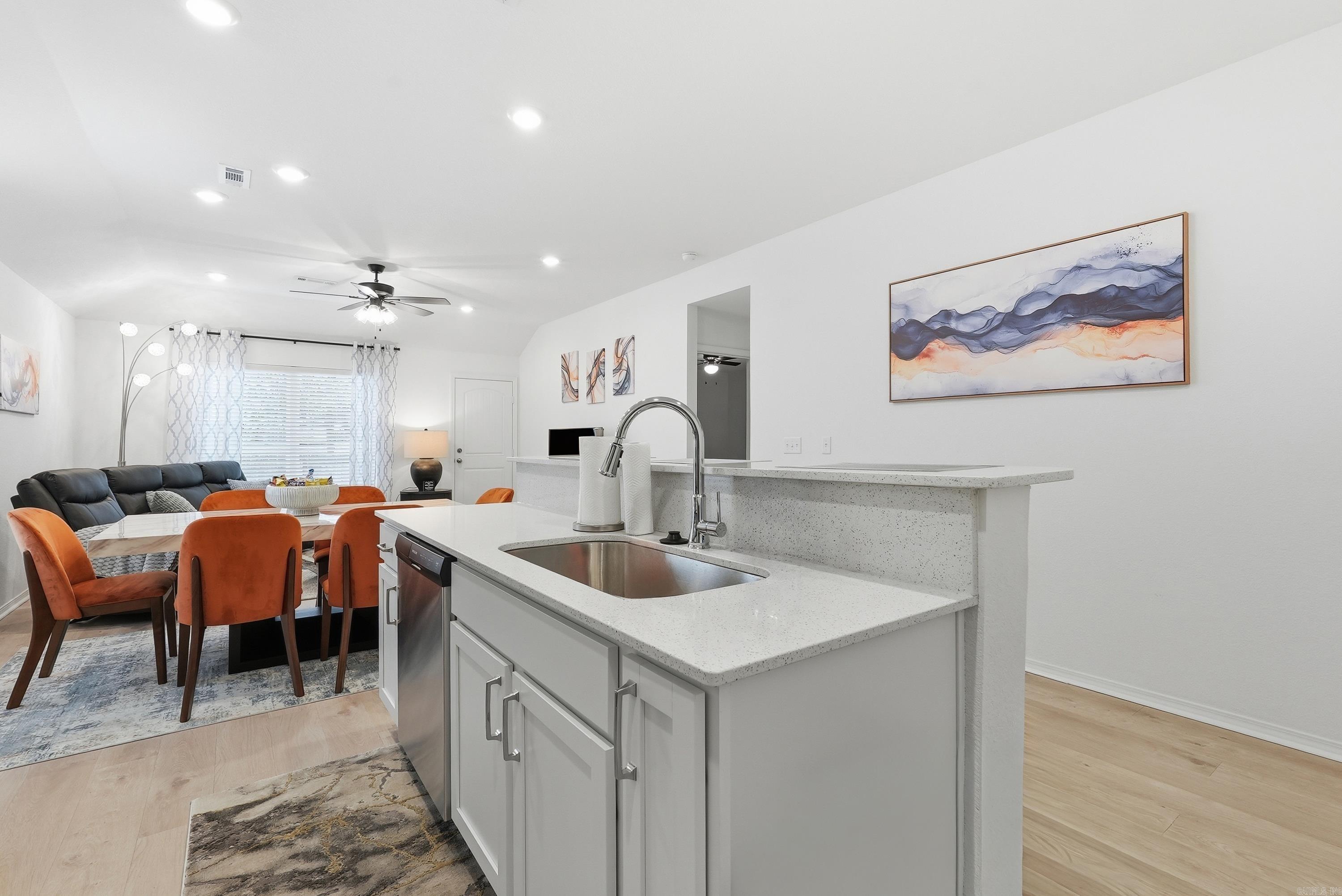 WHITE OAK CROSSING - Residential Lease