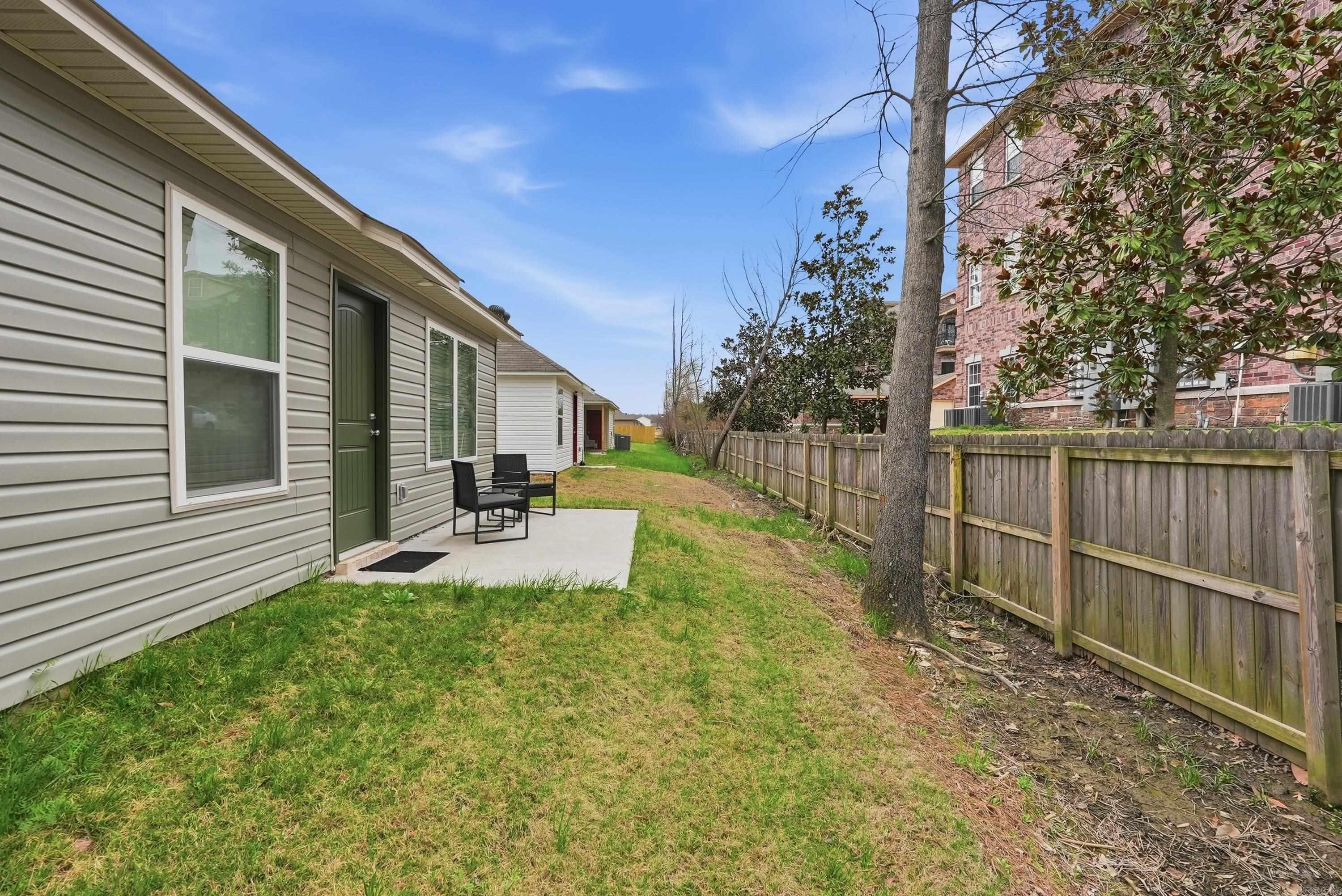 WHITE OAK CROSSING - Residential Lease