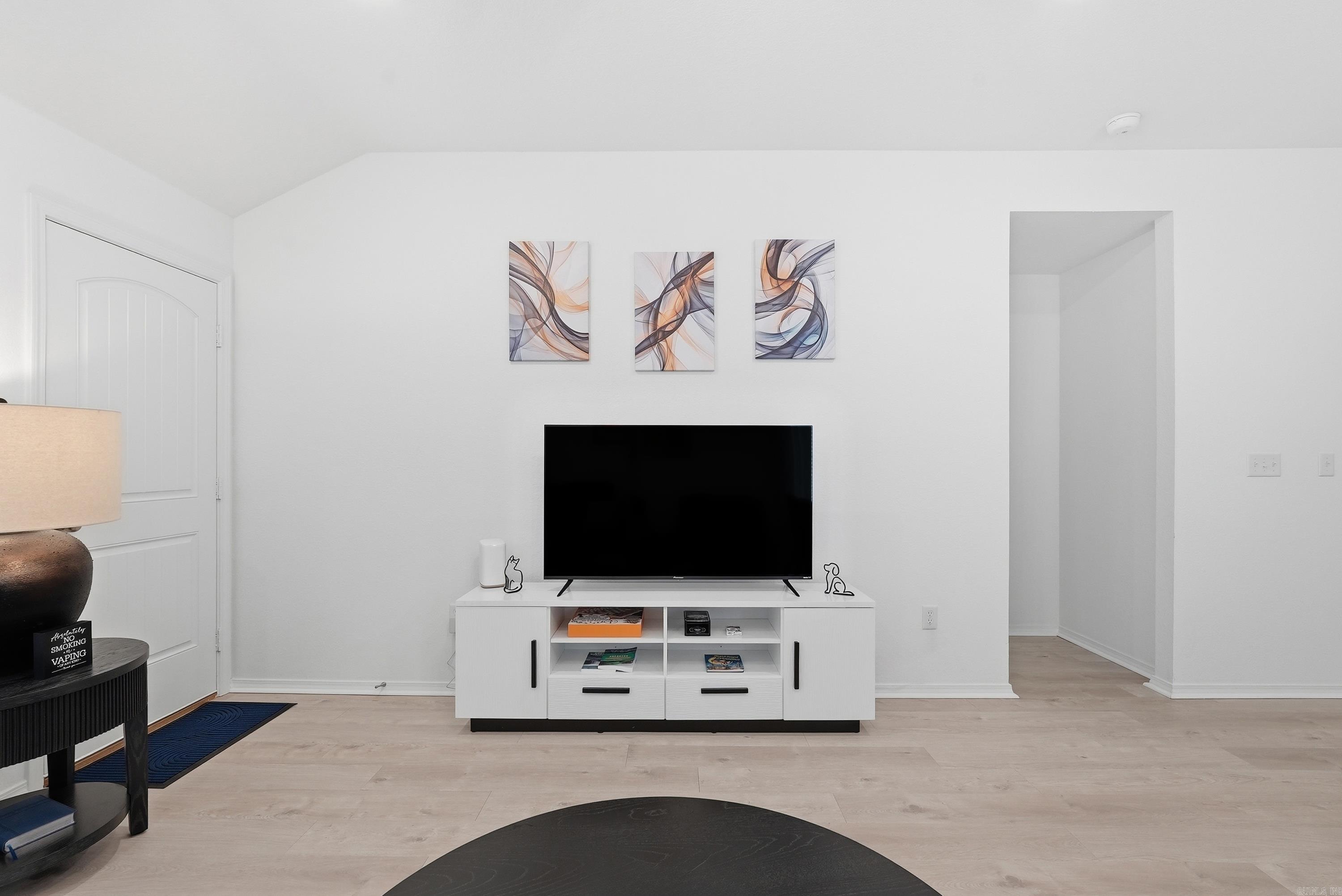 WHITE OAK CROSSING - Residential Lease