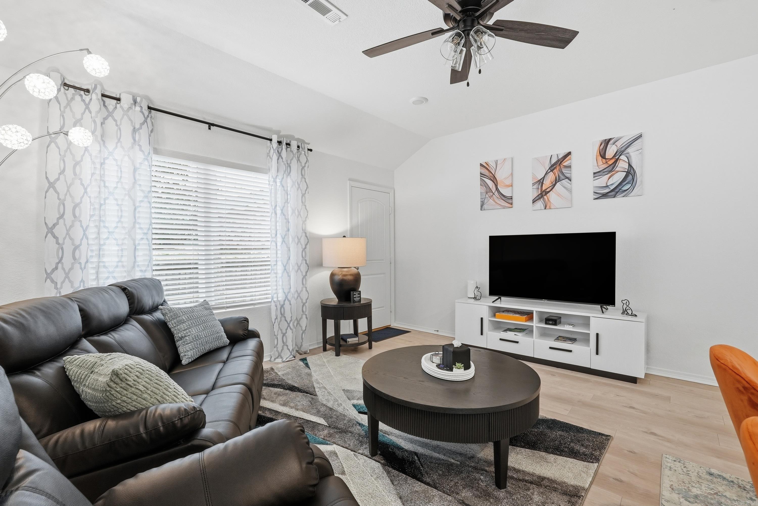 WHITE OAK CROSSING - Residential Lease