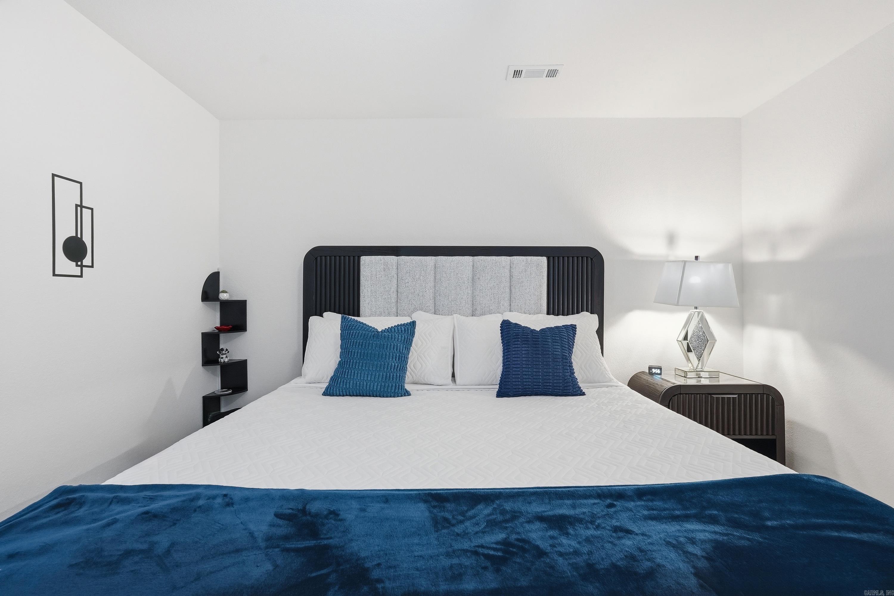 WHITE OAK CROSSING - Residential Lease