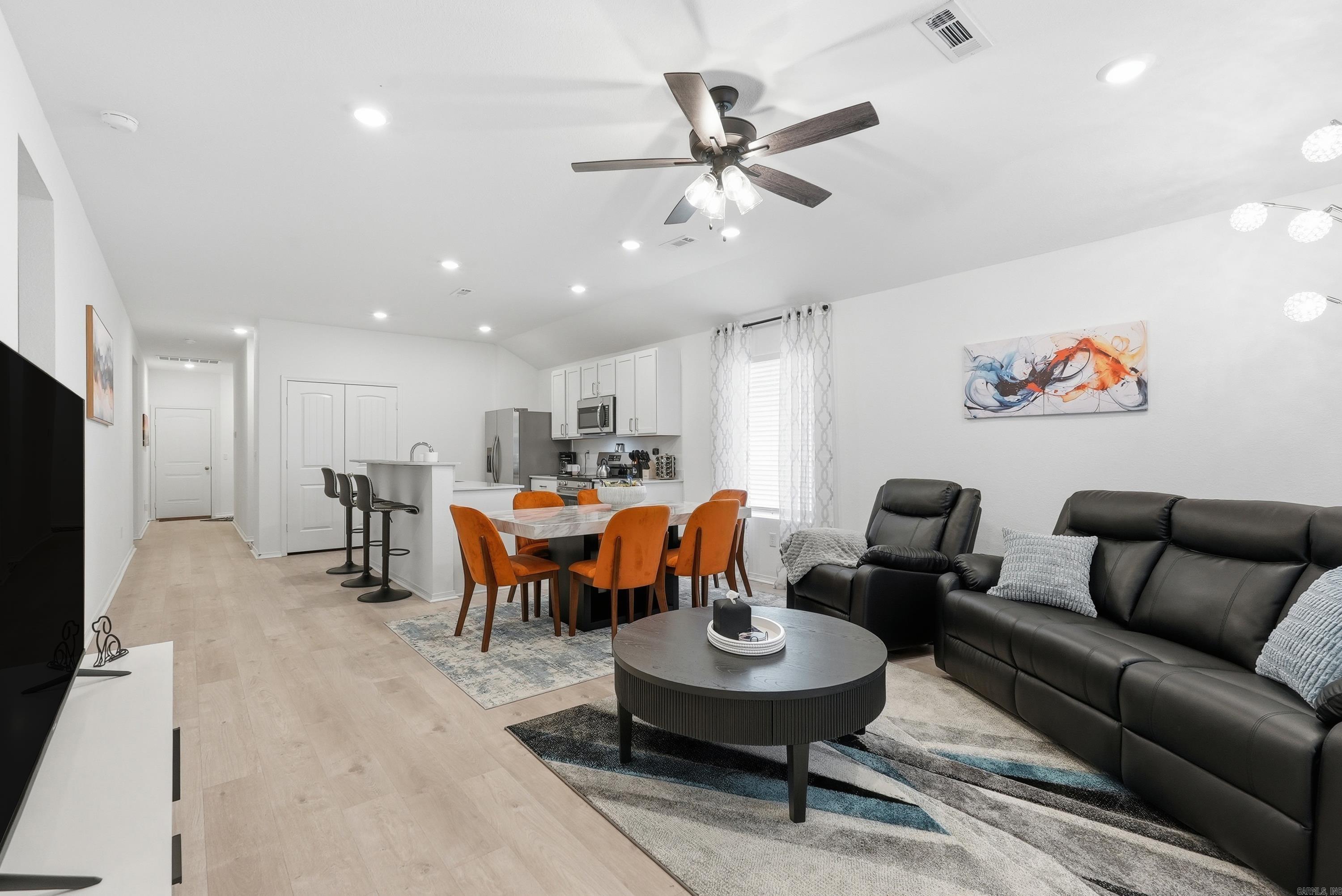 WHITE OAK CROSSING - Residential Lease