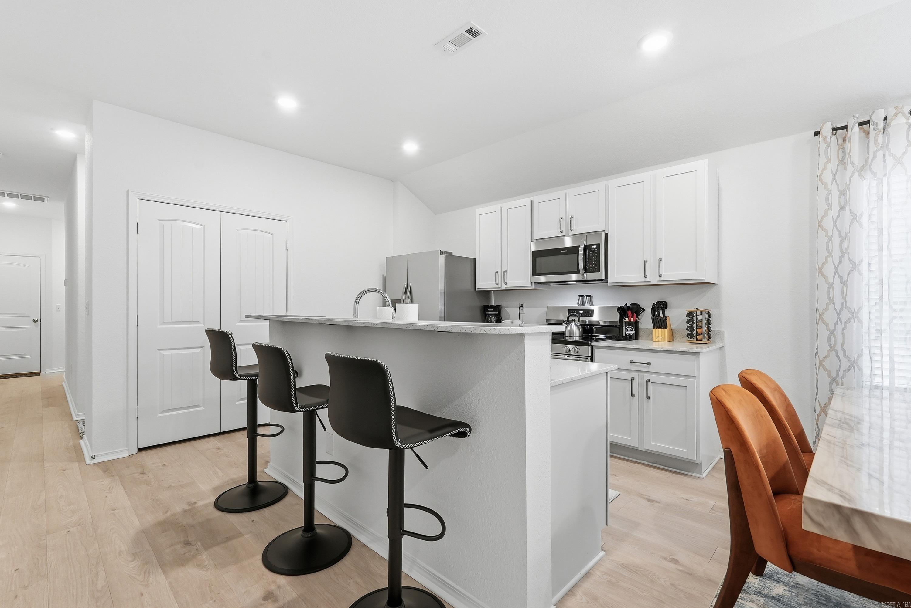 WHITE OAK CROSSING - Residential Lease