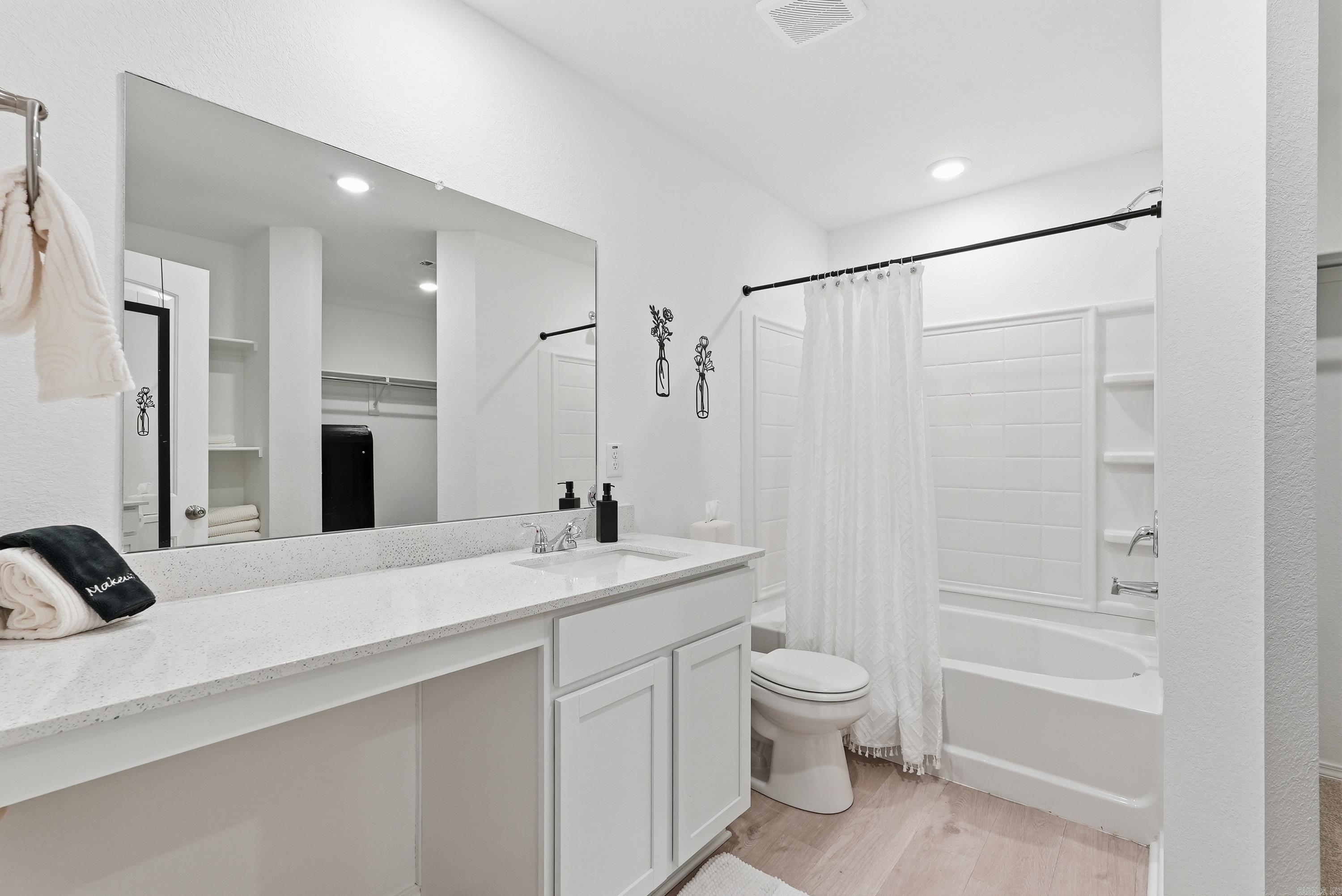 WHITE OAK CROSSING - Residential Lease