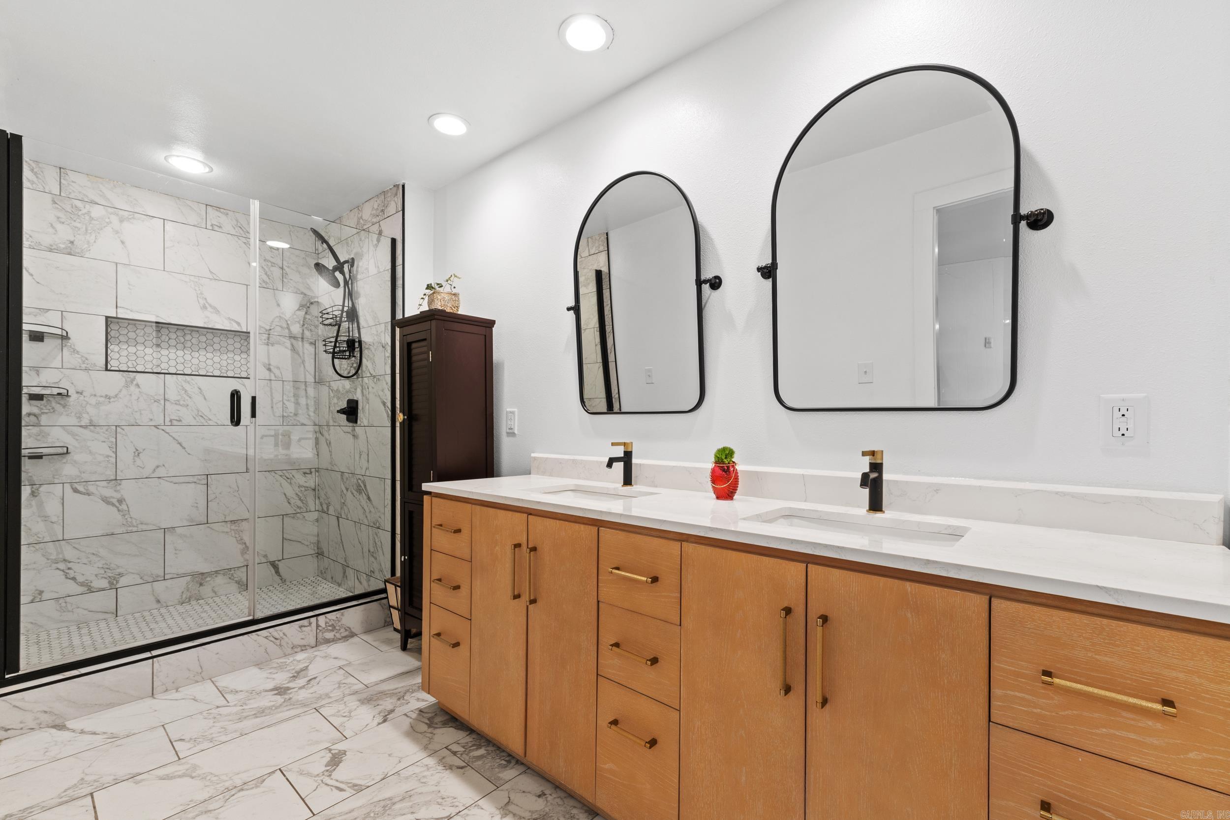 TUCKER CREEK - Residential