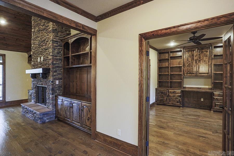 WOODLANDS EDGE - Residential