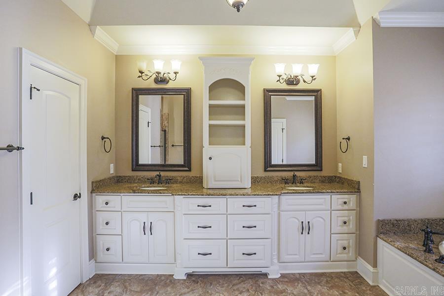 WOODLANDS EDGE - Residential