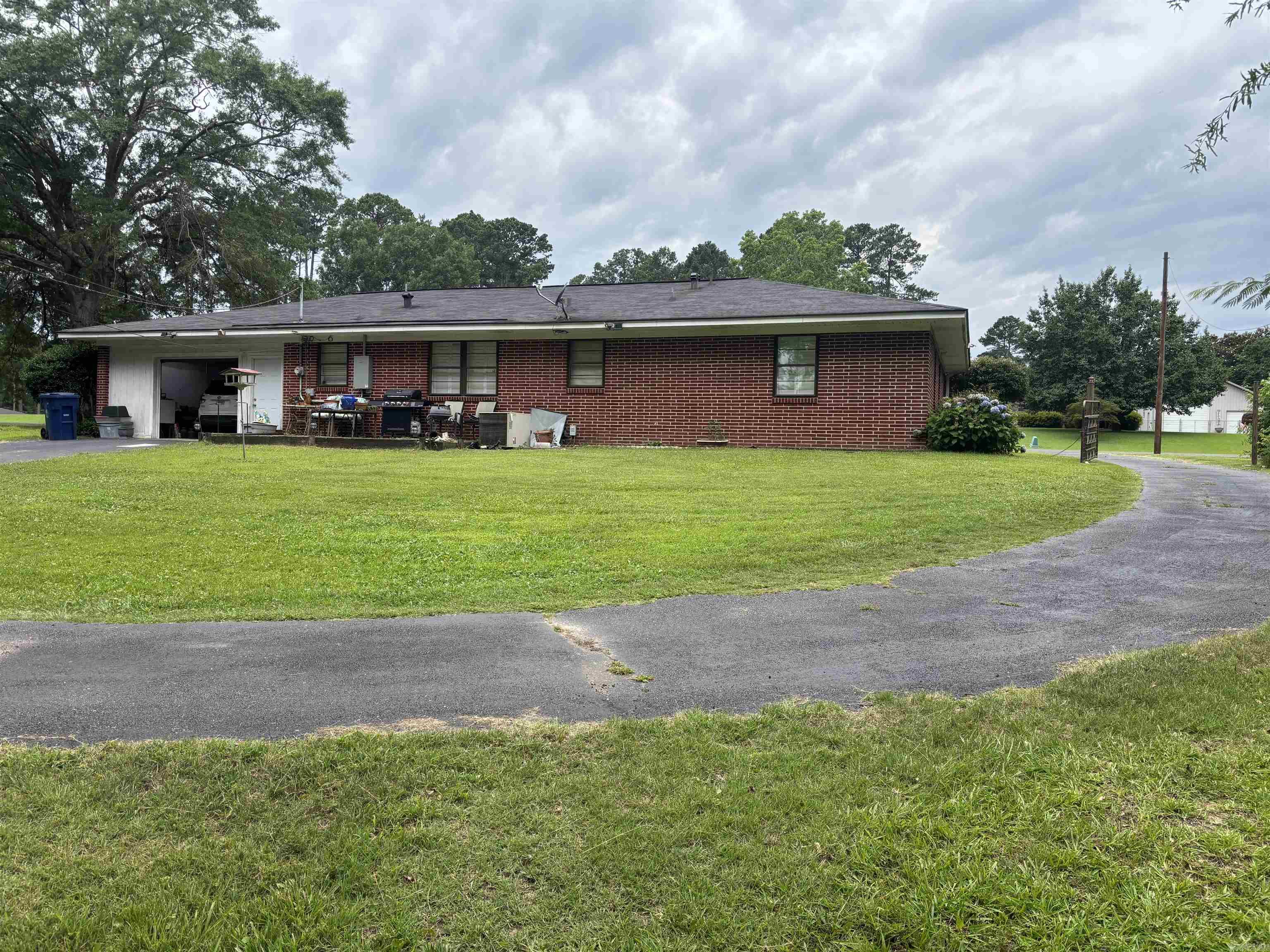 MIKE BERG LAKE - Residential