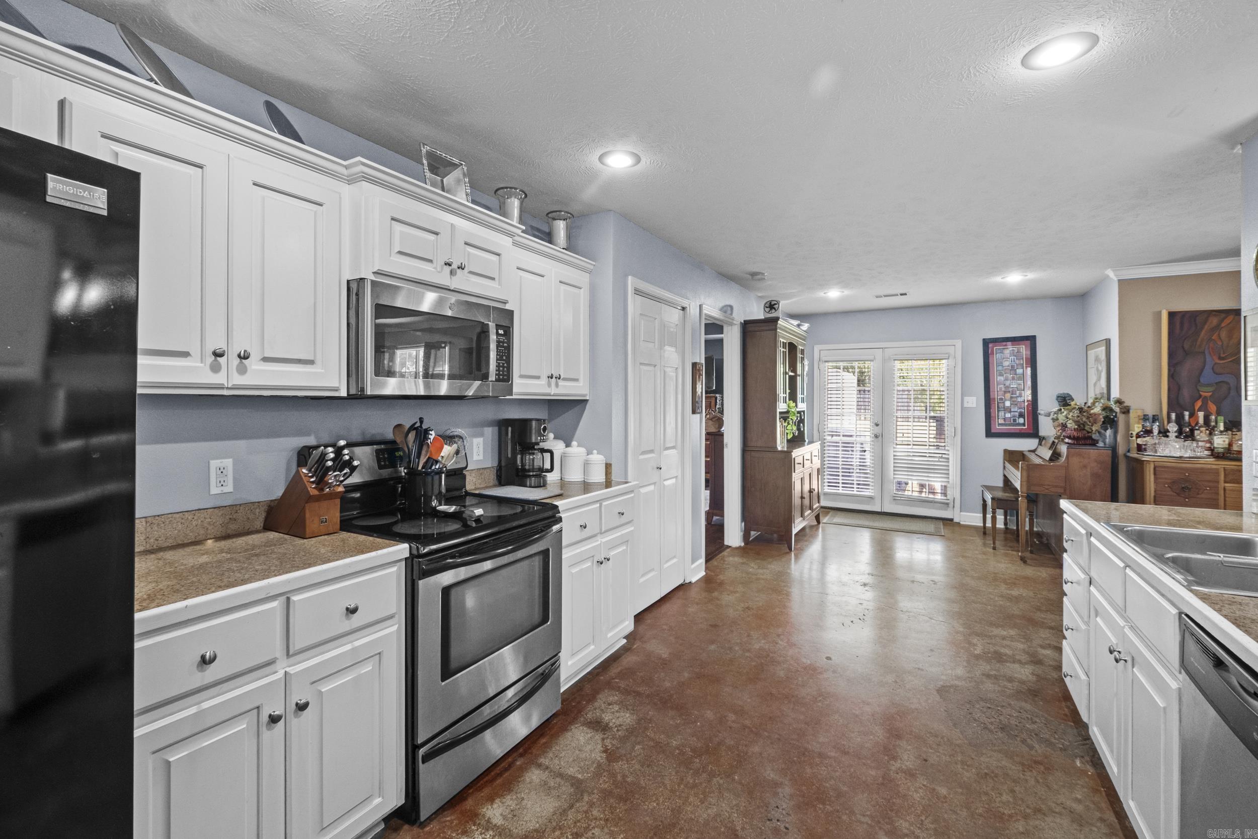 WILHELMINA COVE - Residential