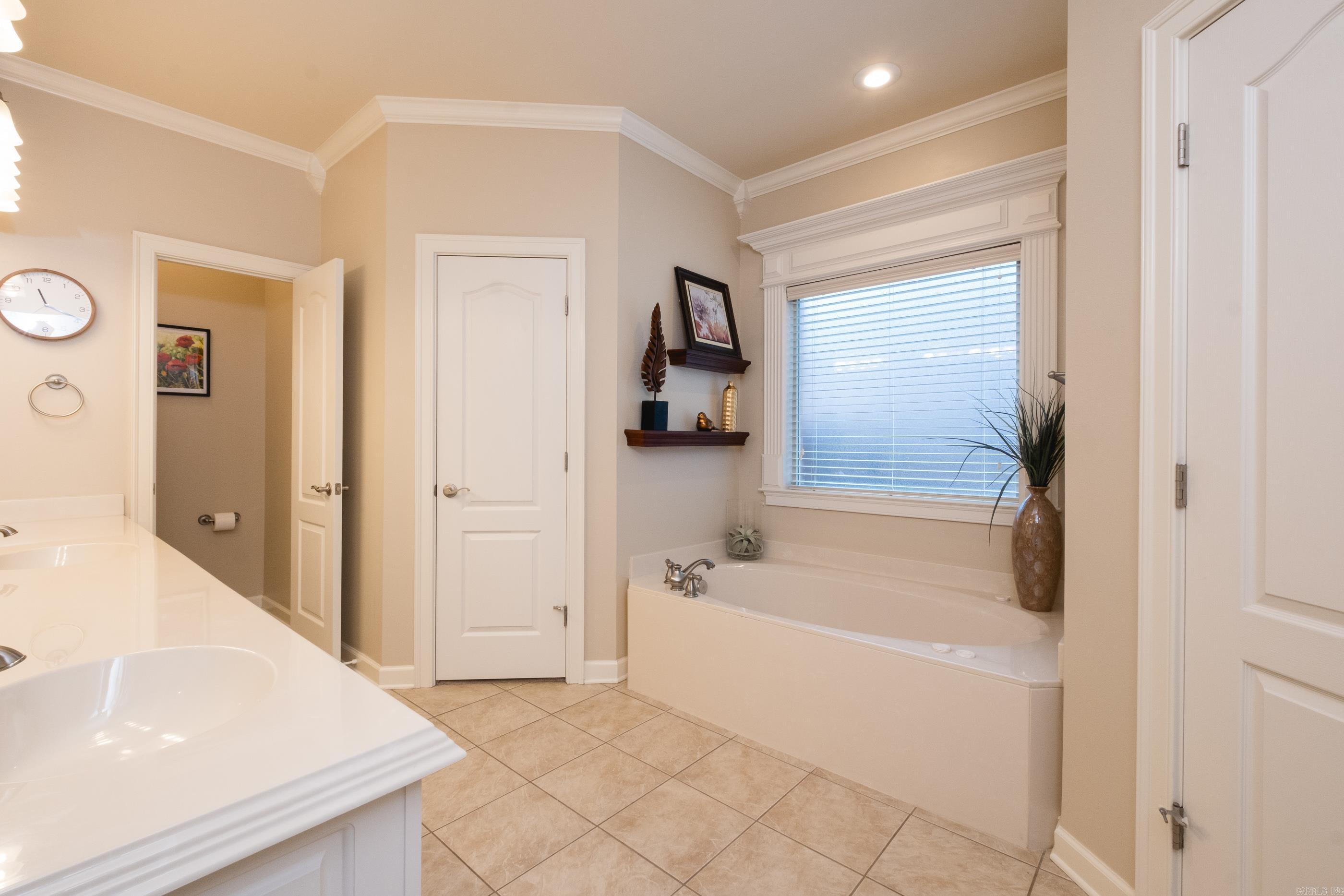 MADISON VALLEY - Residential