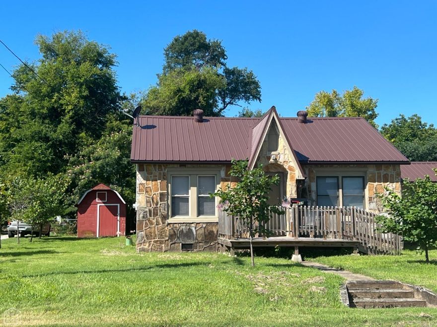 Beautiful Cobblestone home! Gorgeous home located in Walnut Ridge with a metal roof, neat walkway from the garage, screened in deck, storm shelter and much more! Hurry don't miss out on this gem. Call today!