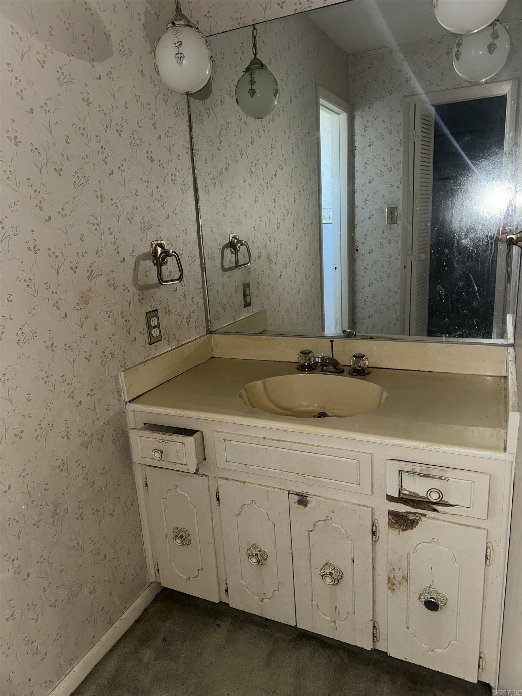 INDIANHEAD LAKES EST - Residential