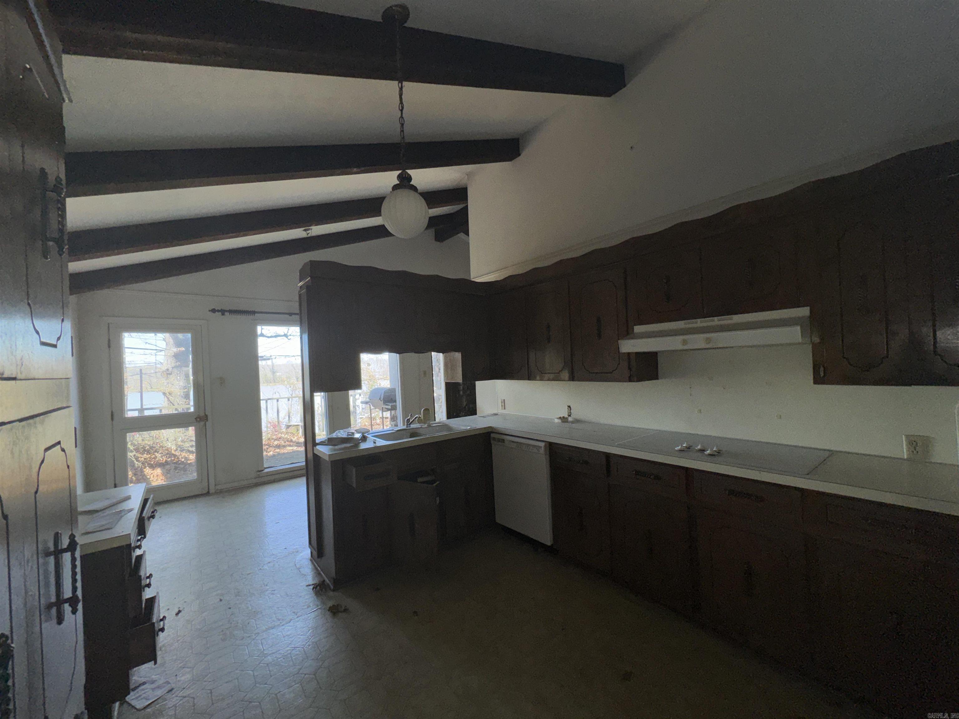 INDIANHEAD LAKES EST - Residential