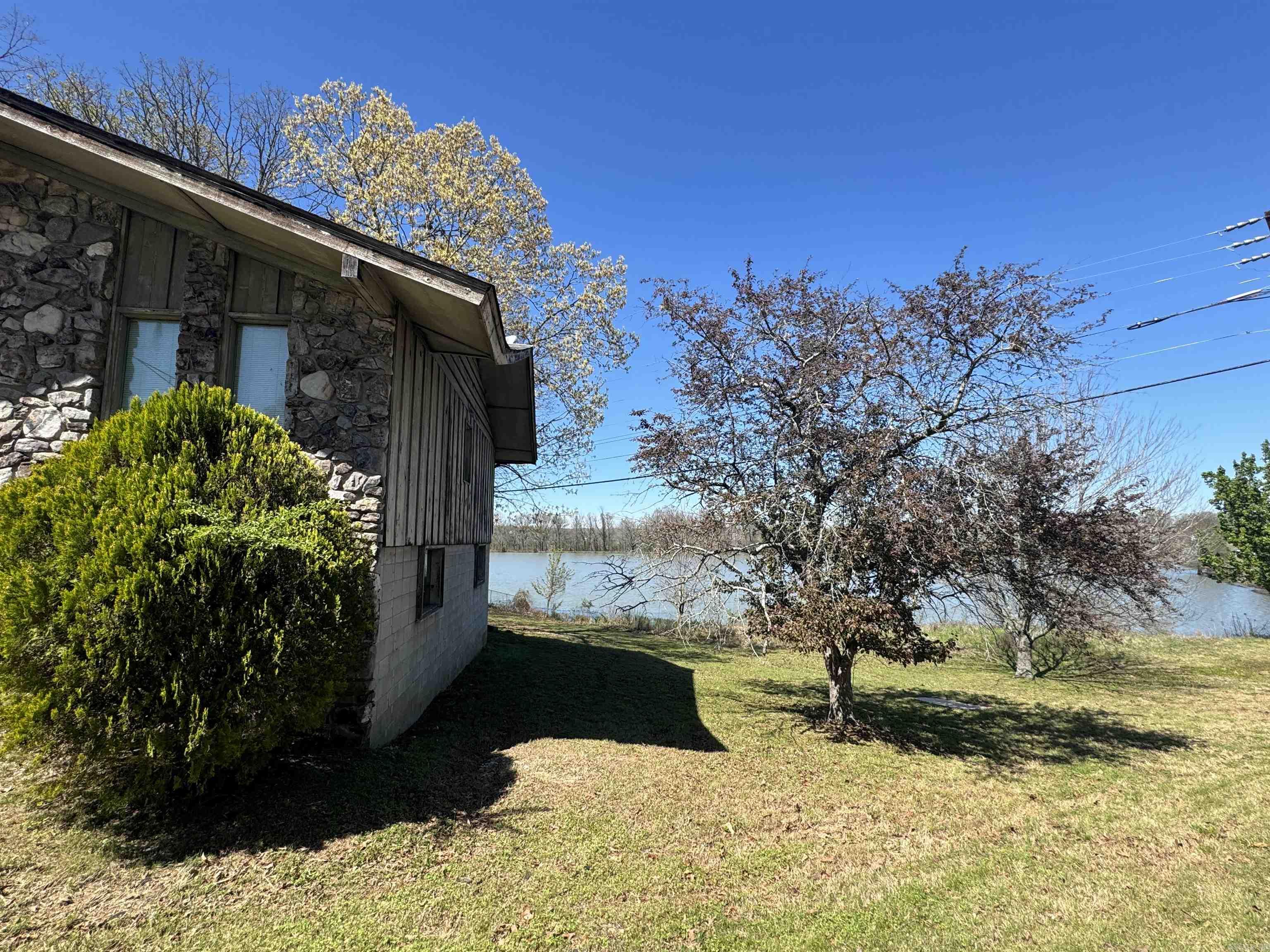 INDIANHEAD LAKES EST - Residential