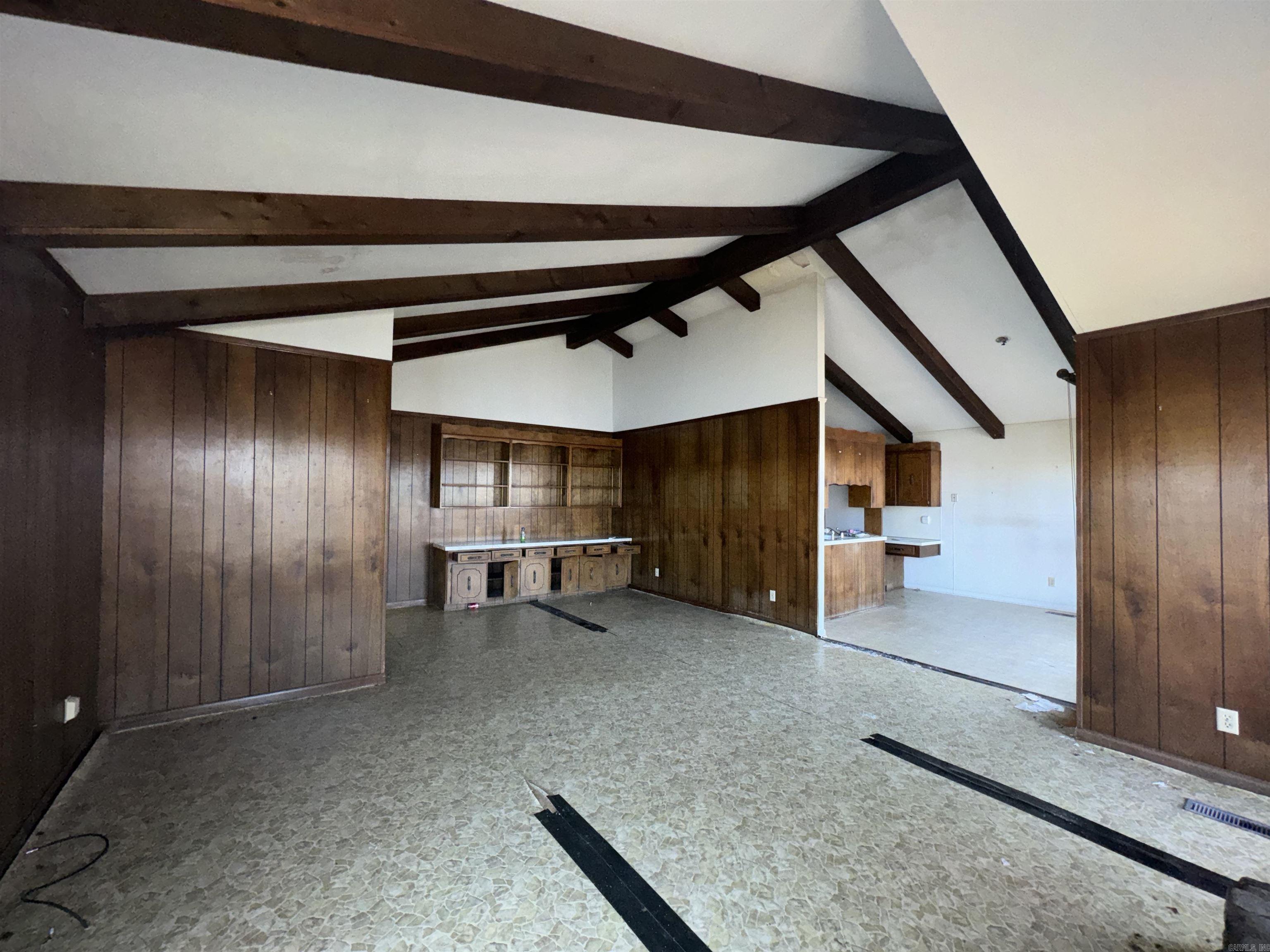 INDIANHEAD LAKES EST - Residential