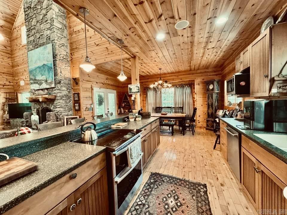 WHITE RIVER ESTATES - Residential