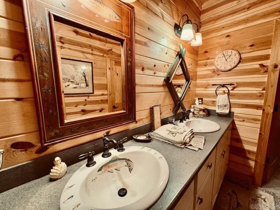 WHITE RIVER ESTATES - Residential