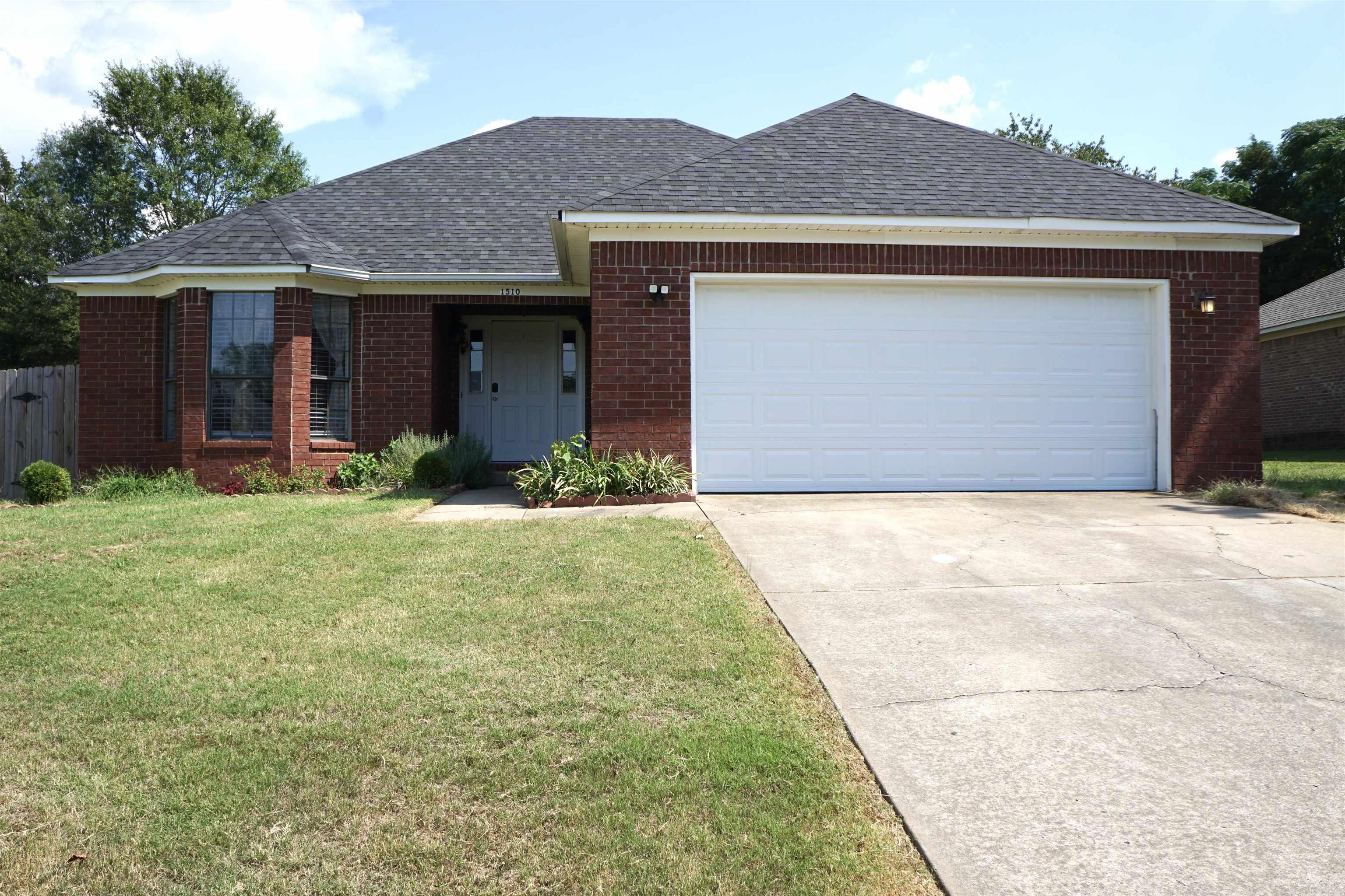 Discover this charming 3-bedroom, 2-bath home offering approximately 1,519 square feet of comfortable living space in the highly desirable Milestone Subdivision of Conway. Perfectly positioned just minutes from Dave Ward and a variety of amenities, this inviting residence combines convenience with comfort. Don’t miss out—schedule your private showing today and make this beautiful house your new home!