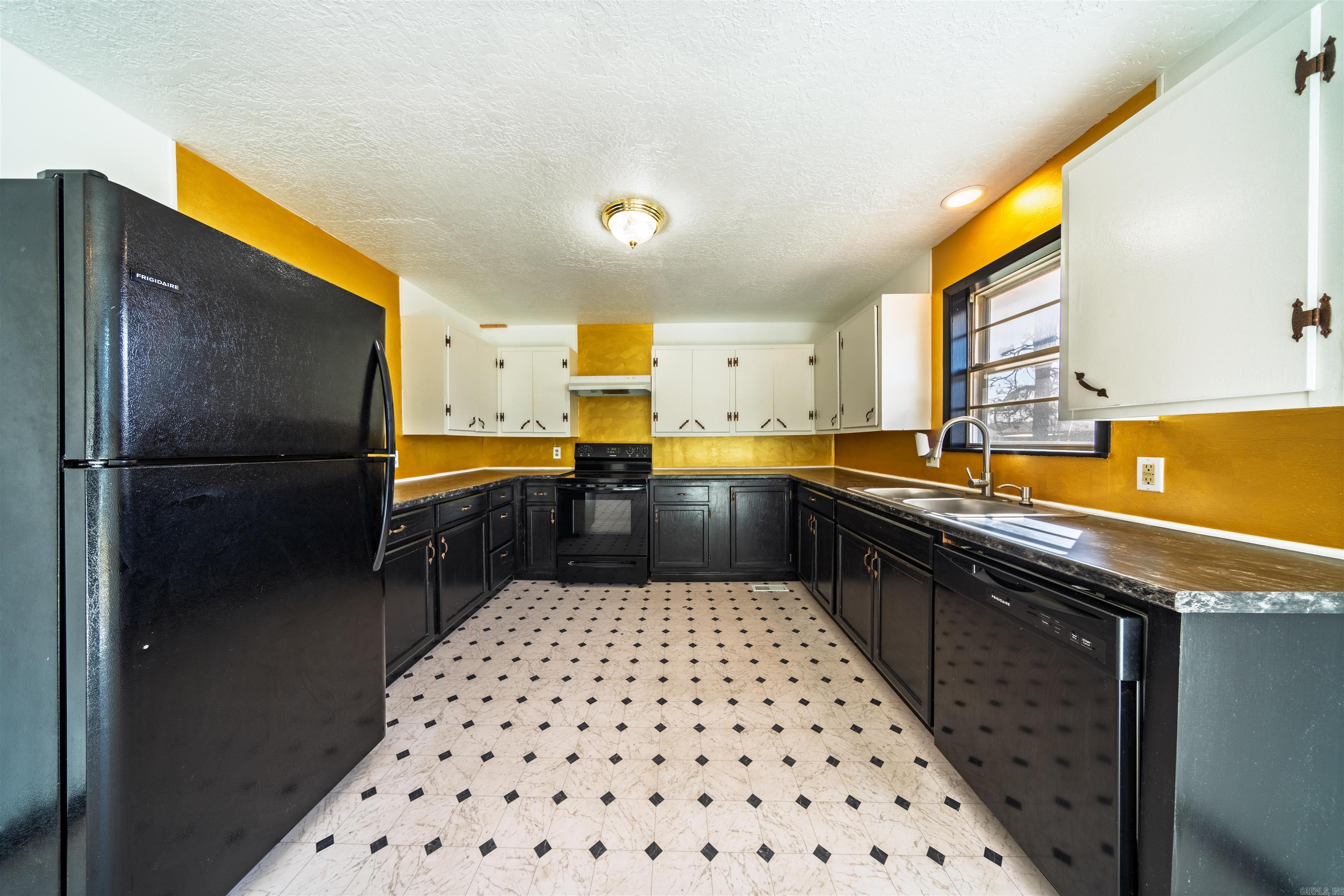 TRAMMELWOOD - Residential