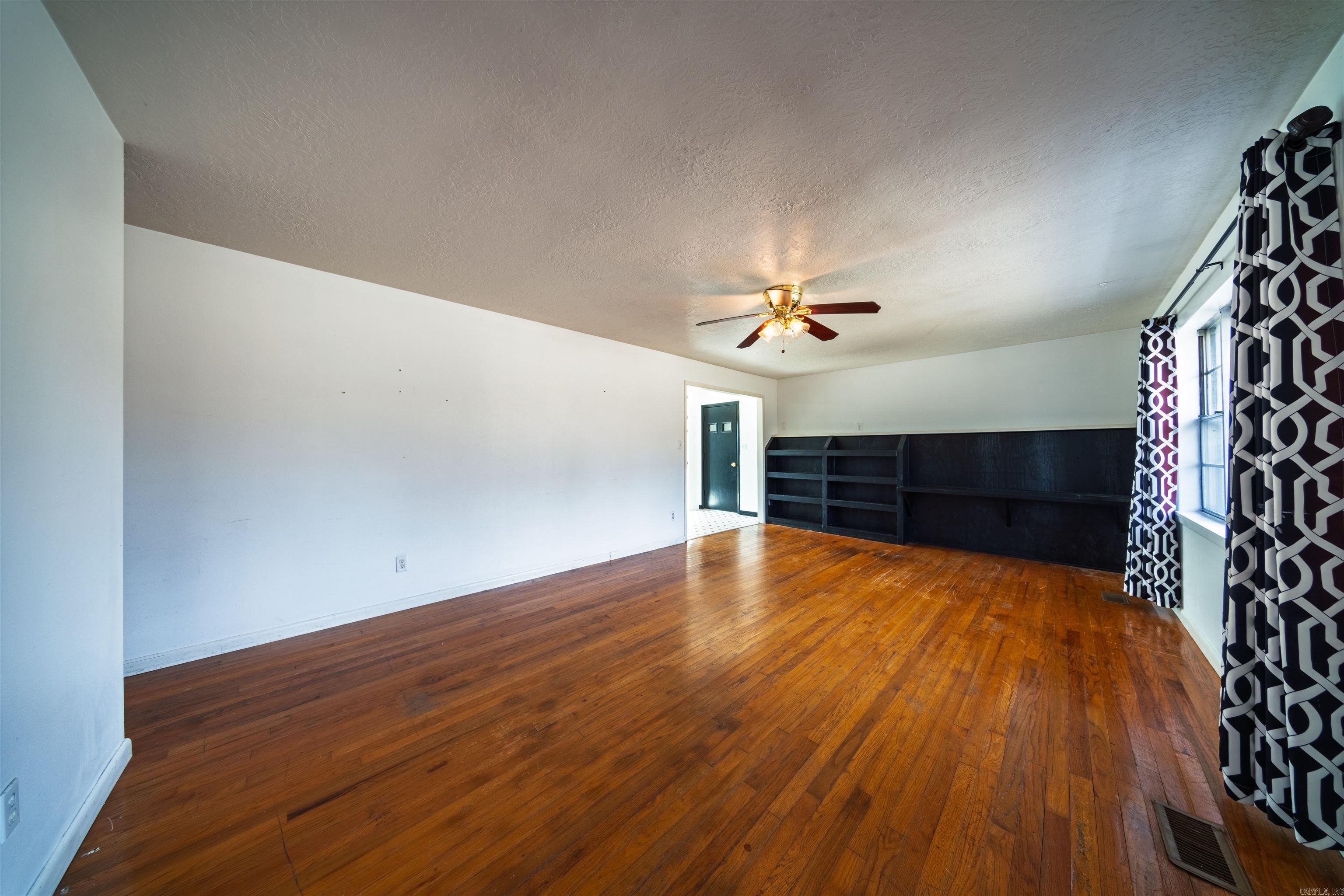 TRAMMELWOOD - Residential