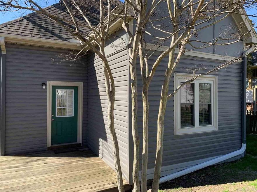 Rent in the wonderful neighborhood of Stiffts Station. Adorable back apartment in this triplex.  Yearly lease.