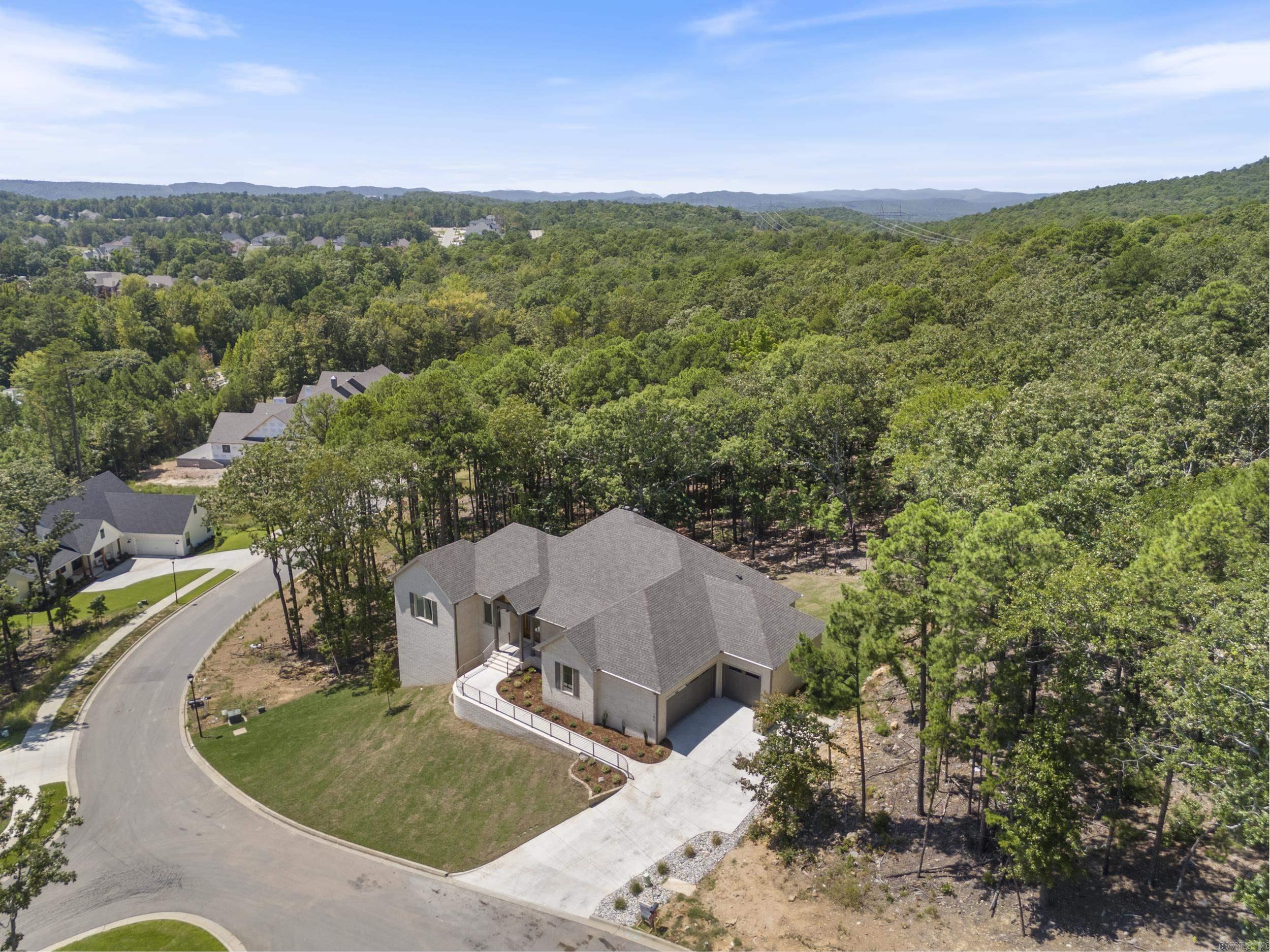 BEAR DEN ESTATES - Residential