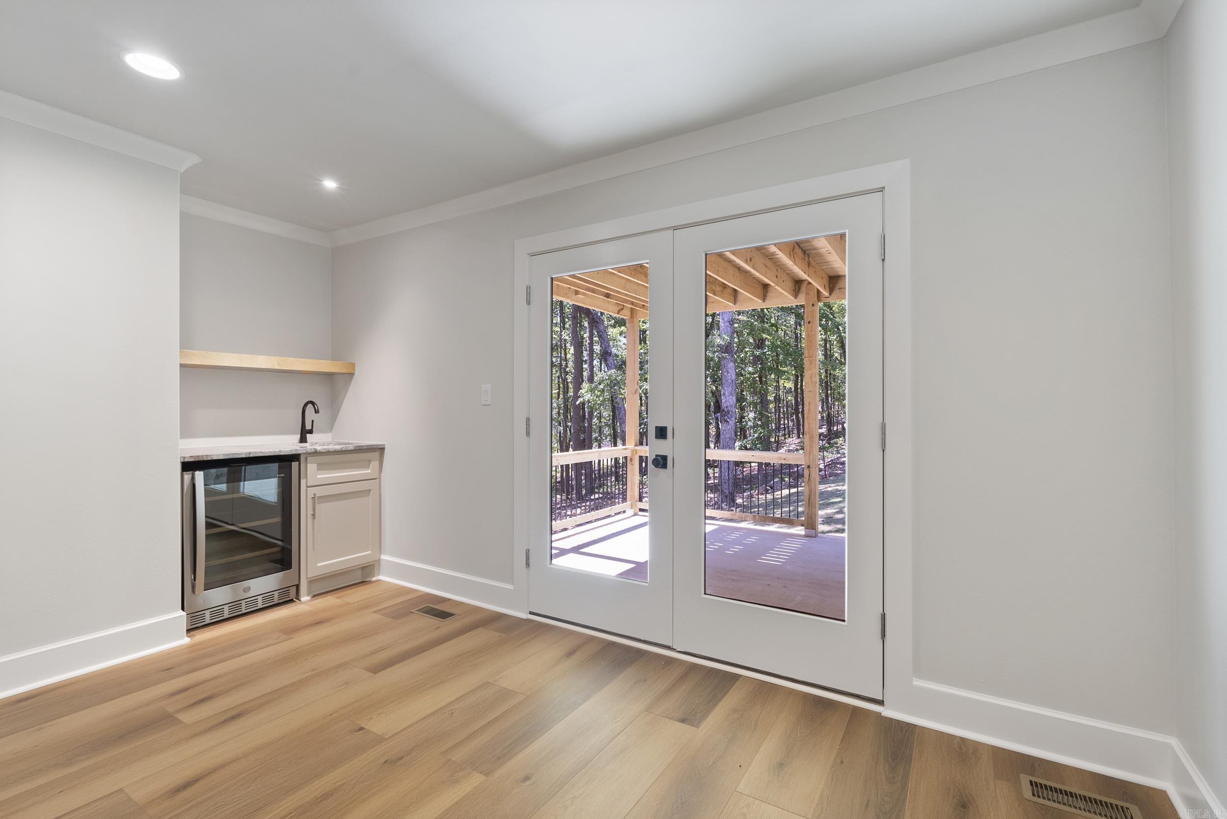 BEAR DEN ESTATES - Residential