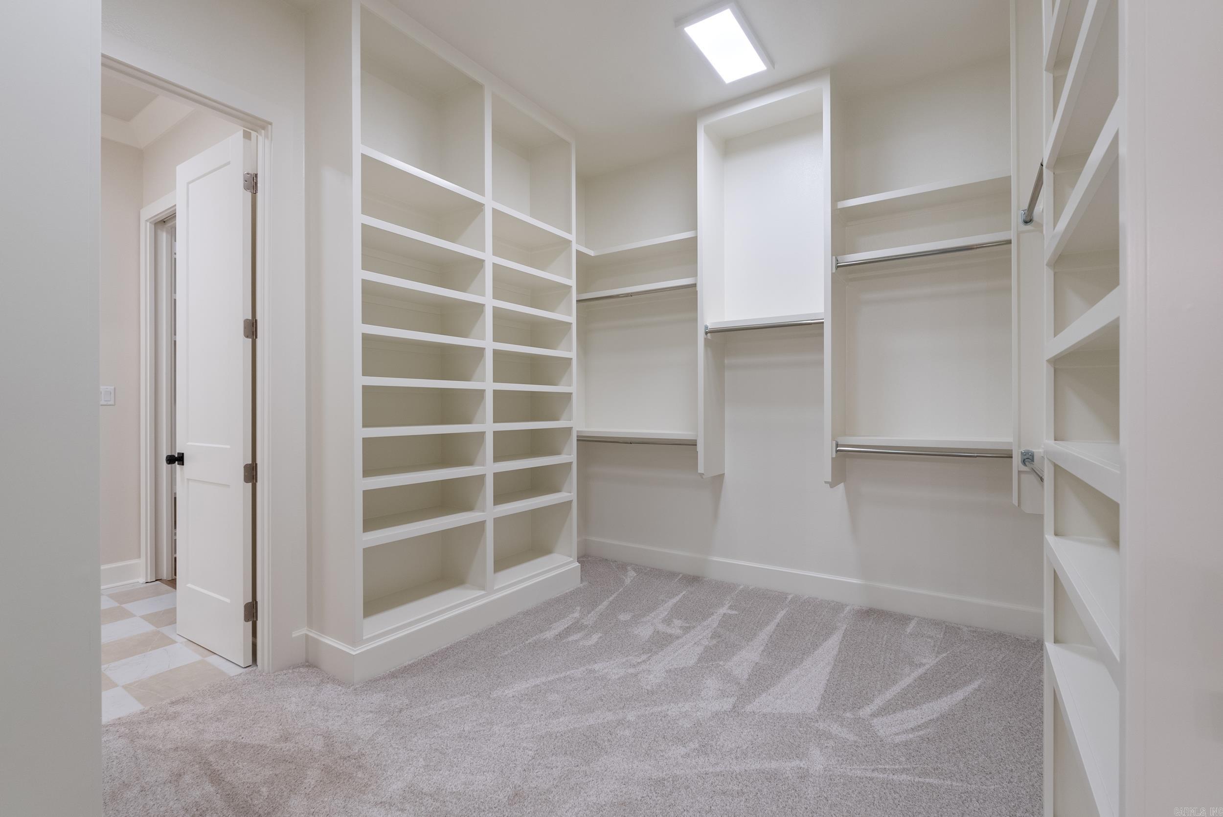 BEAR DEN ESTATES - Residential