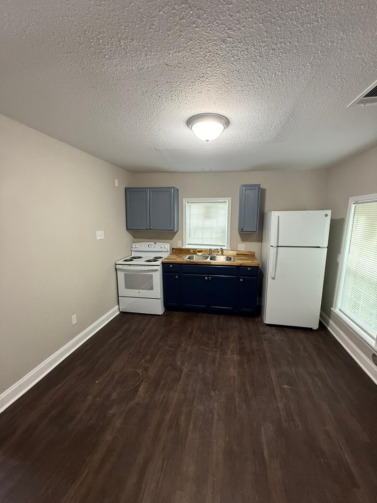 RUDDLE HEIGHTS ADD - Residential Lease