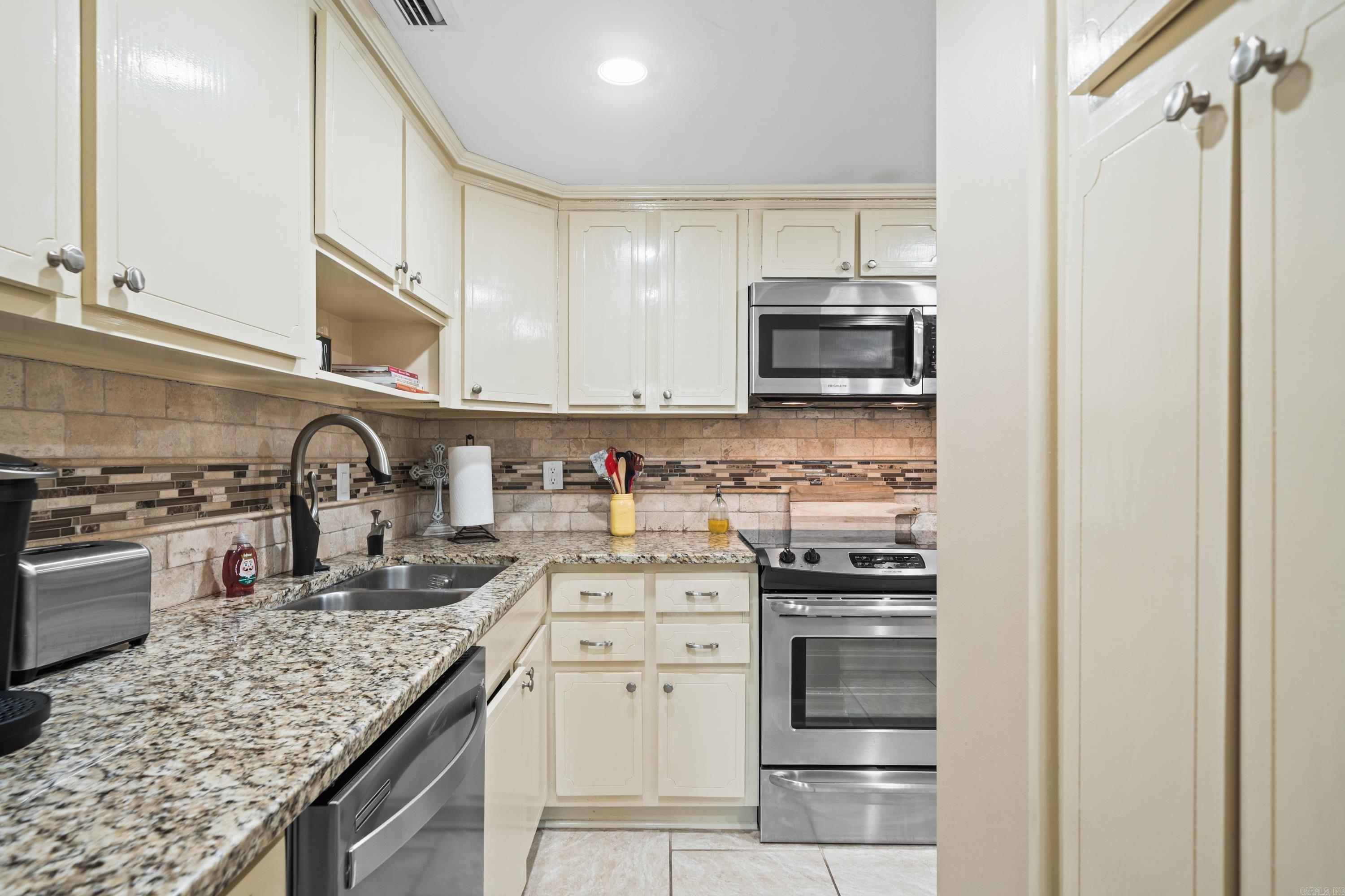 BEACON MANOR HPR - Residential