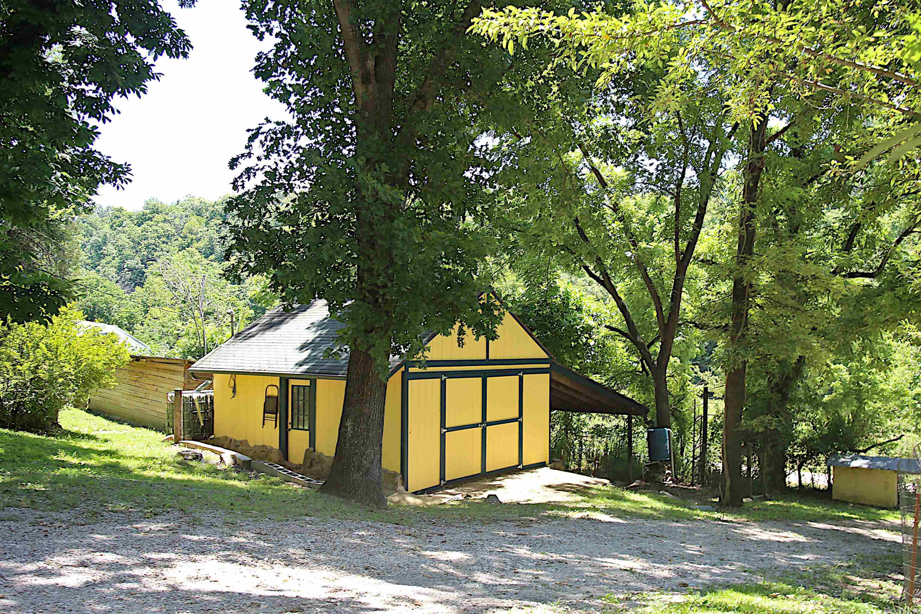 Country - Residential