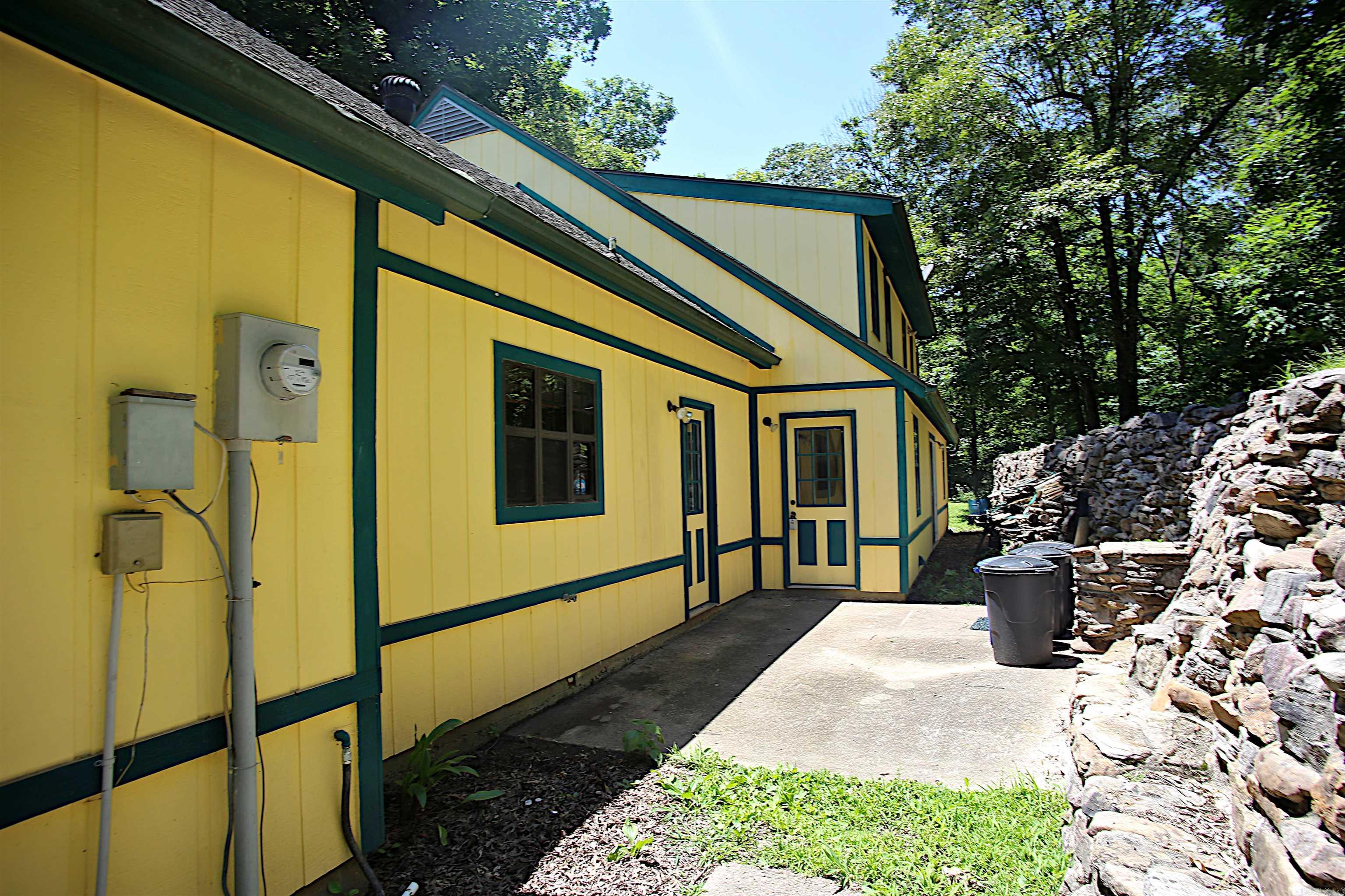 Country - Residential