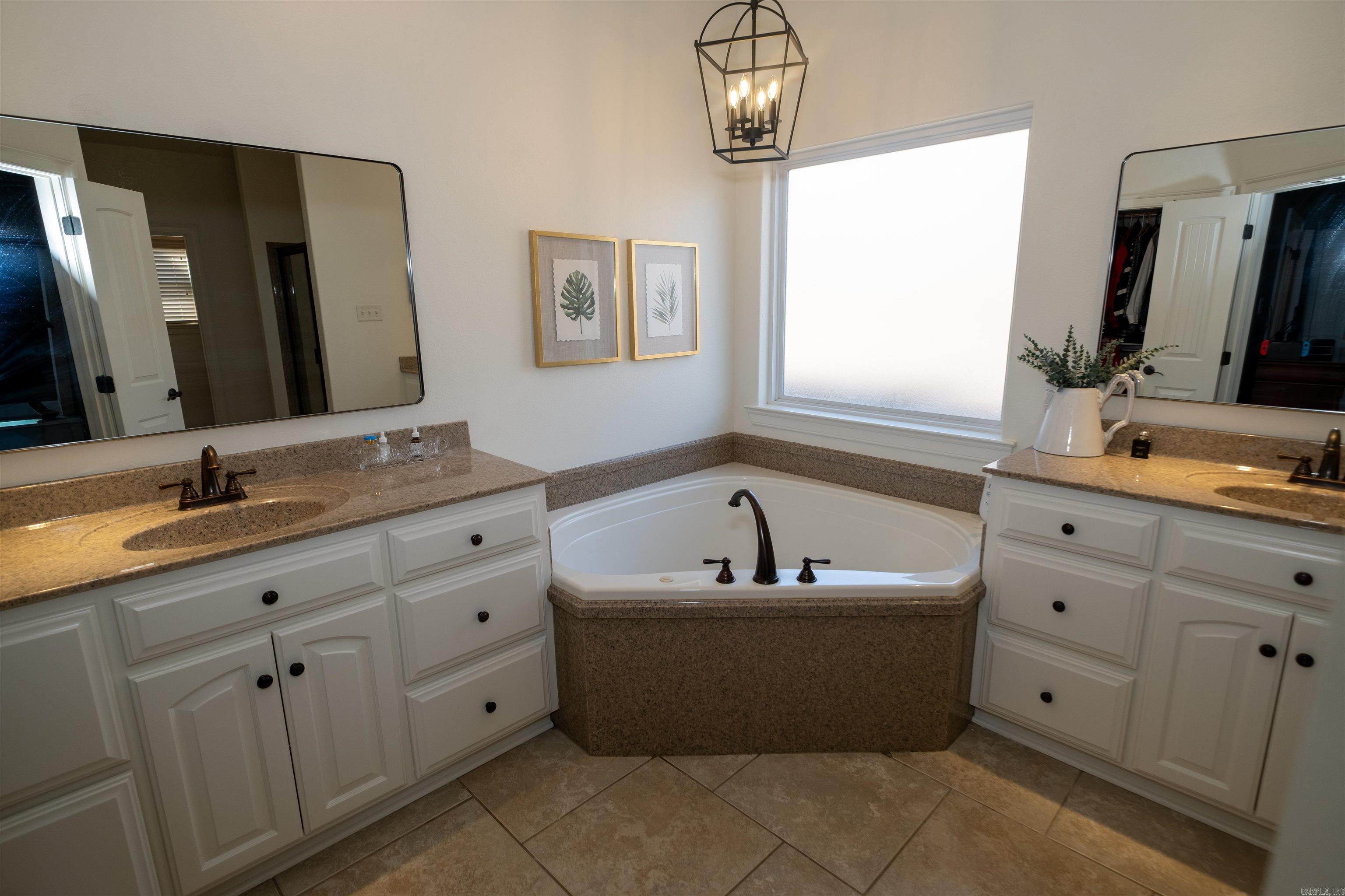 APPLEWOOD COVE - Residential