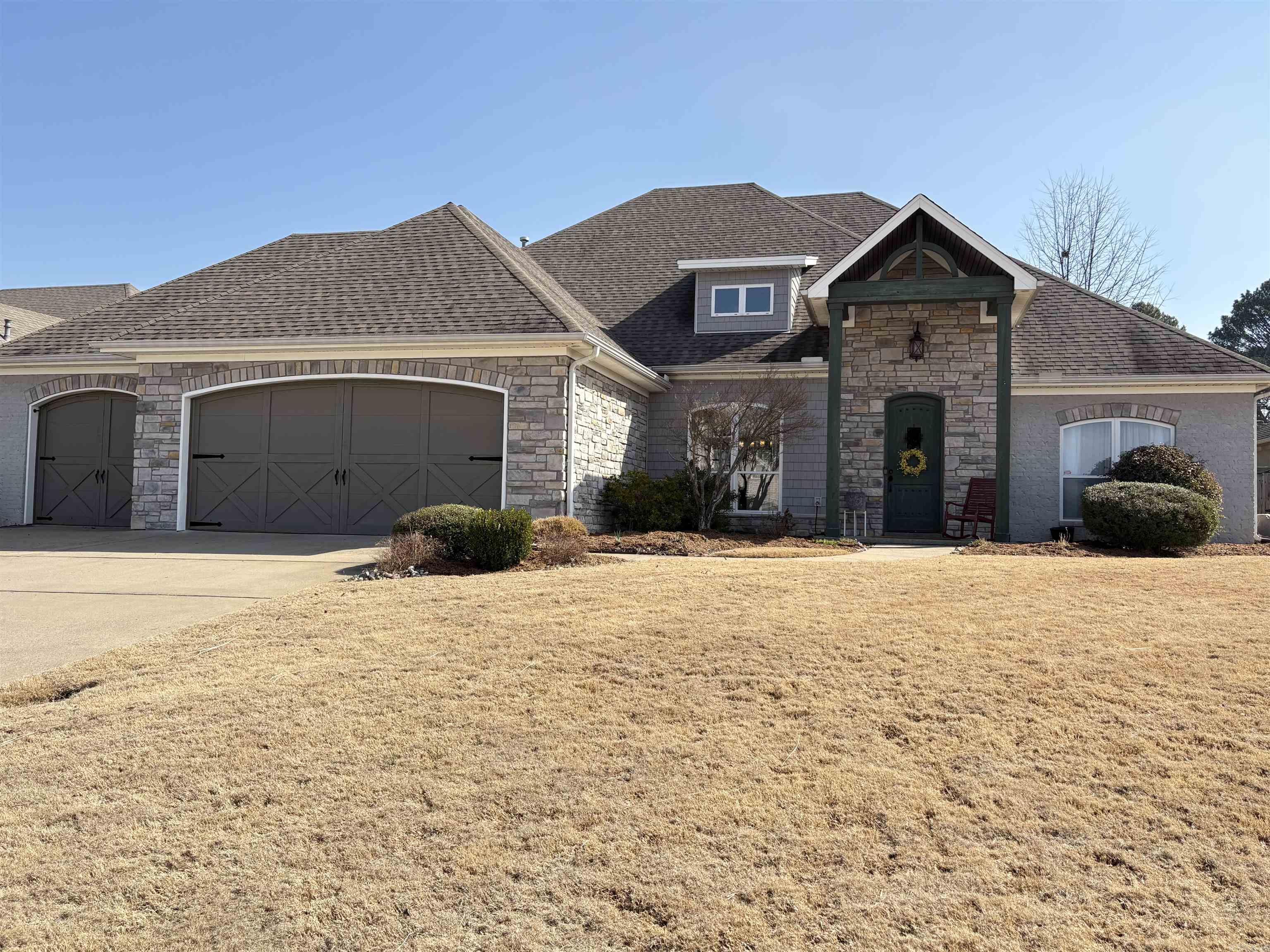 APPLEWOOD COVE - Residential