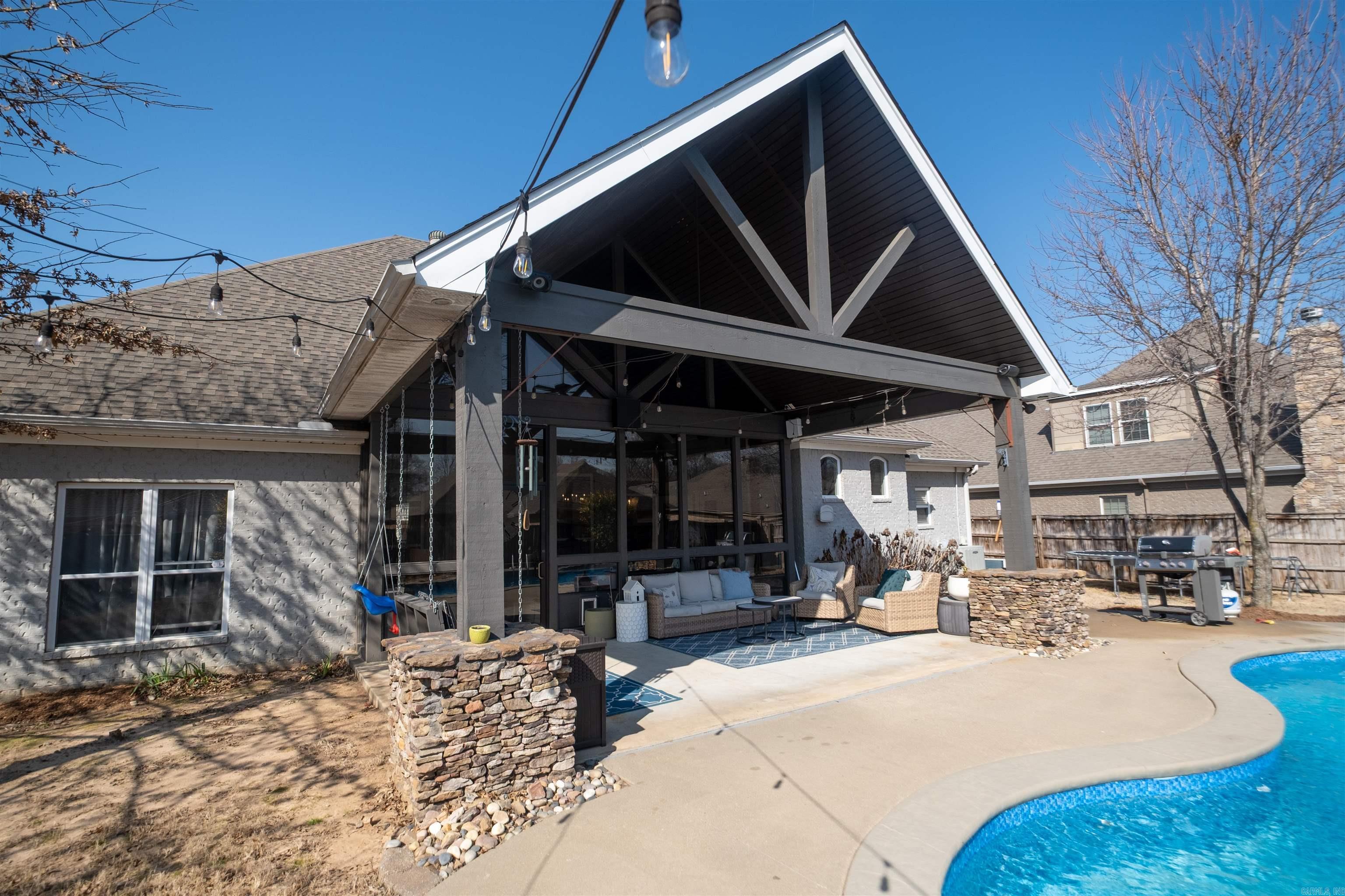 APPLEWOOD COVE - Residential