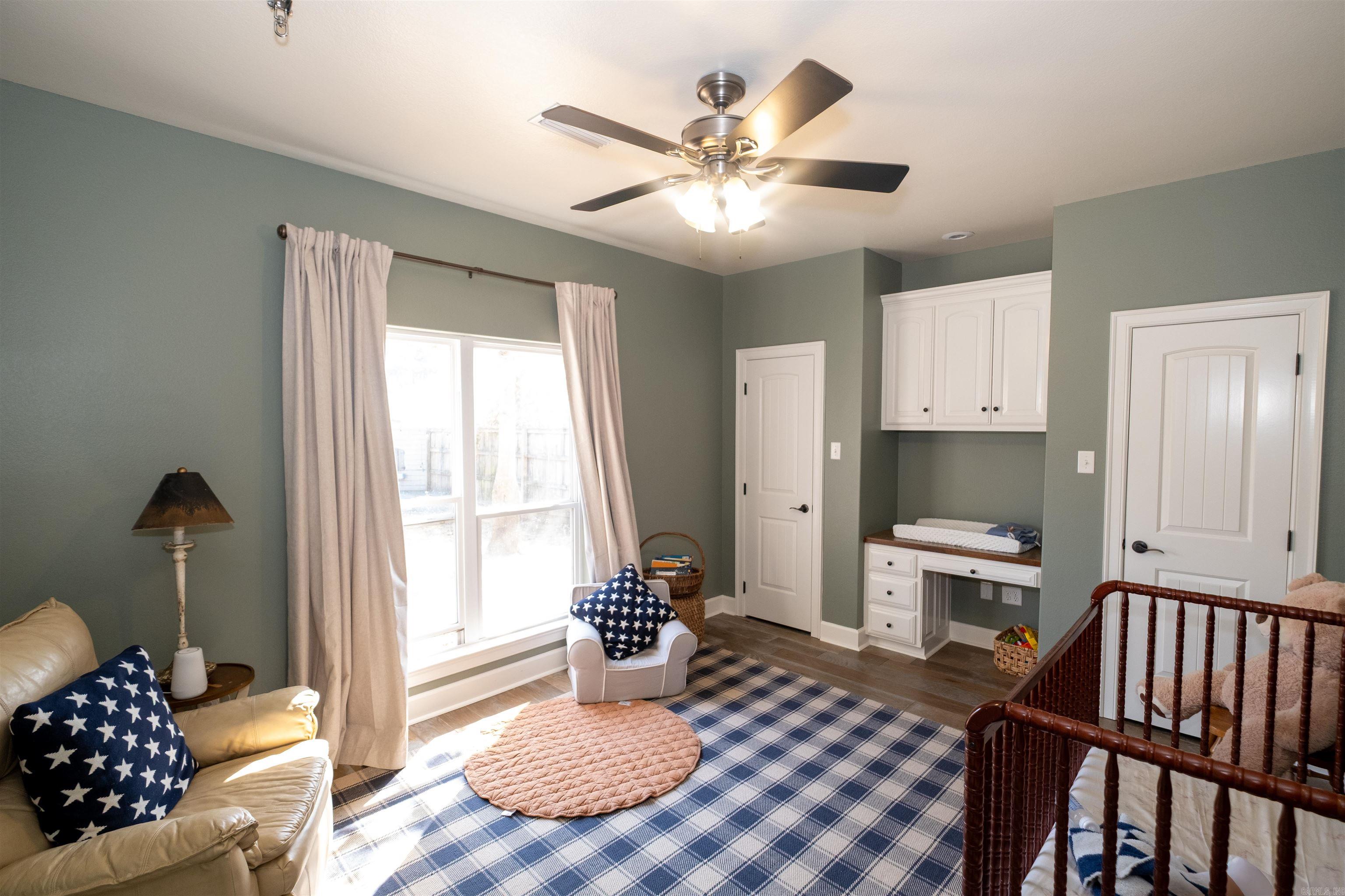 APPLEWOOD COVE - Residential