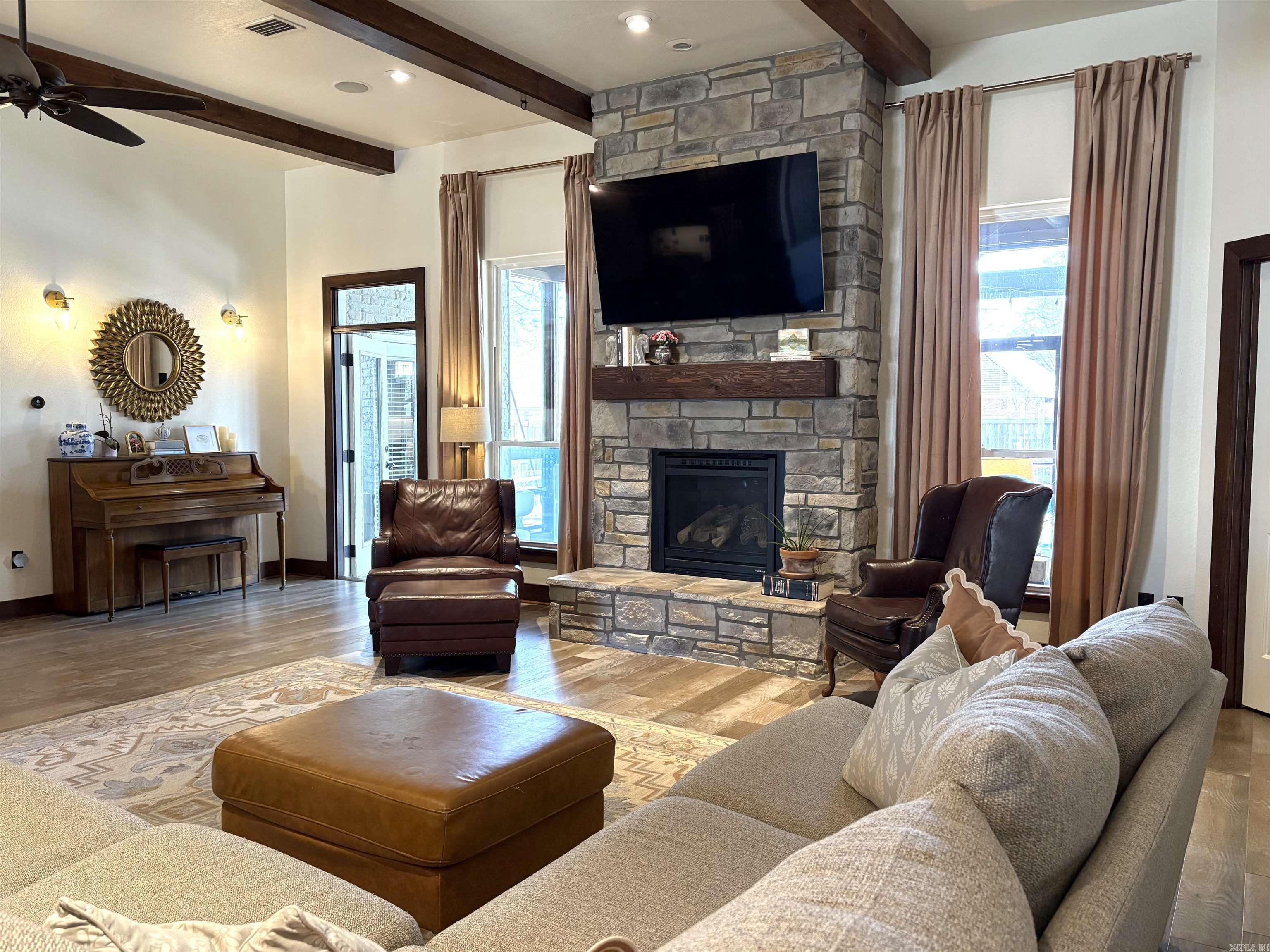 APPLEWOOD COVE - Residential