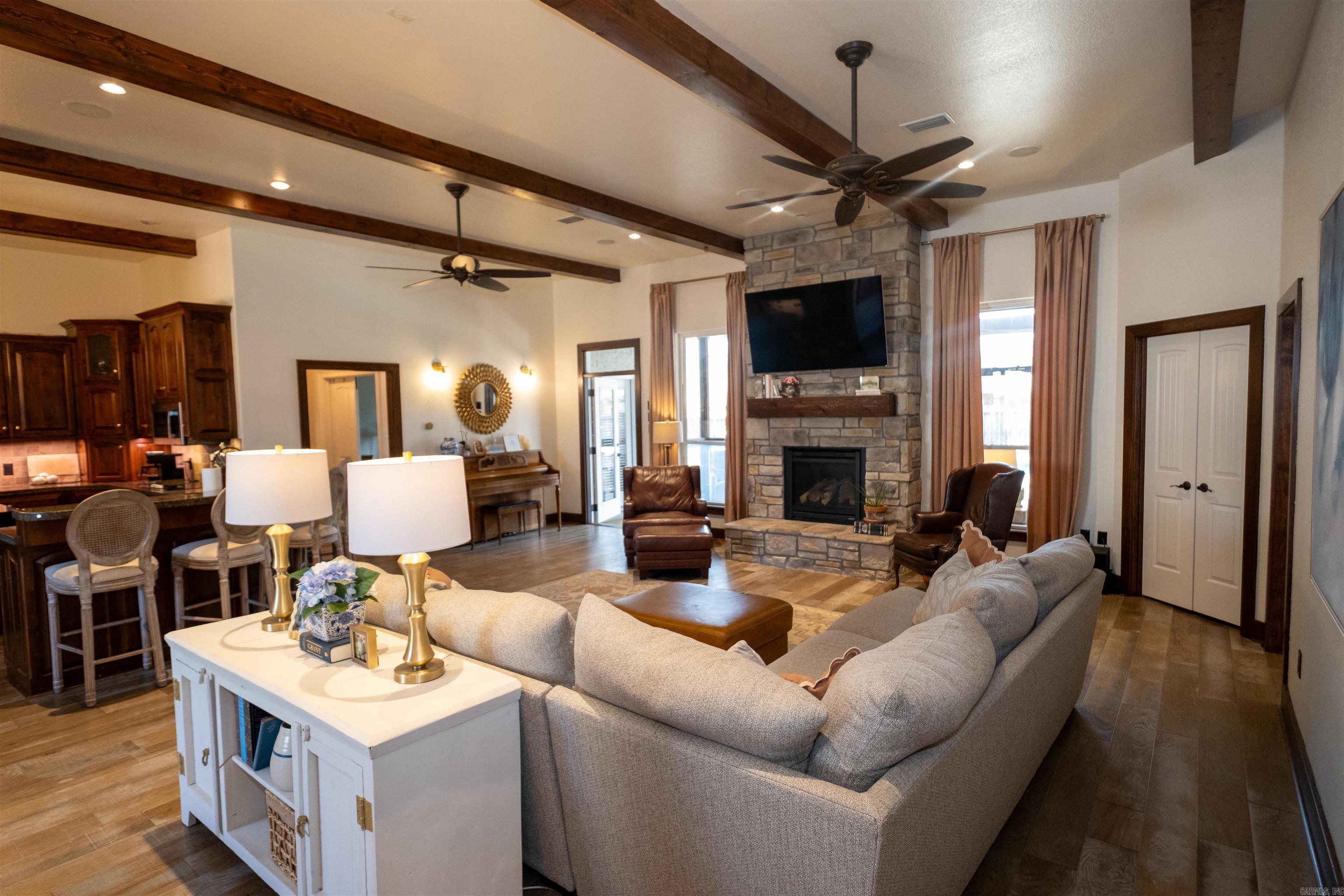 APPLEWOOD COVE - Residential