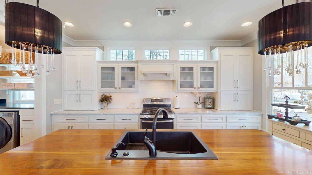 VILLAGE AT HENDRIX - Residential