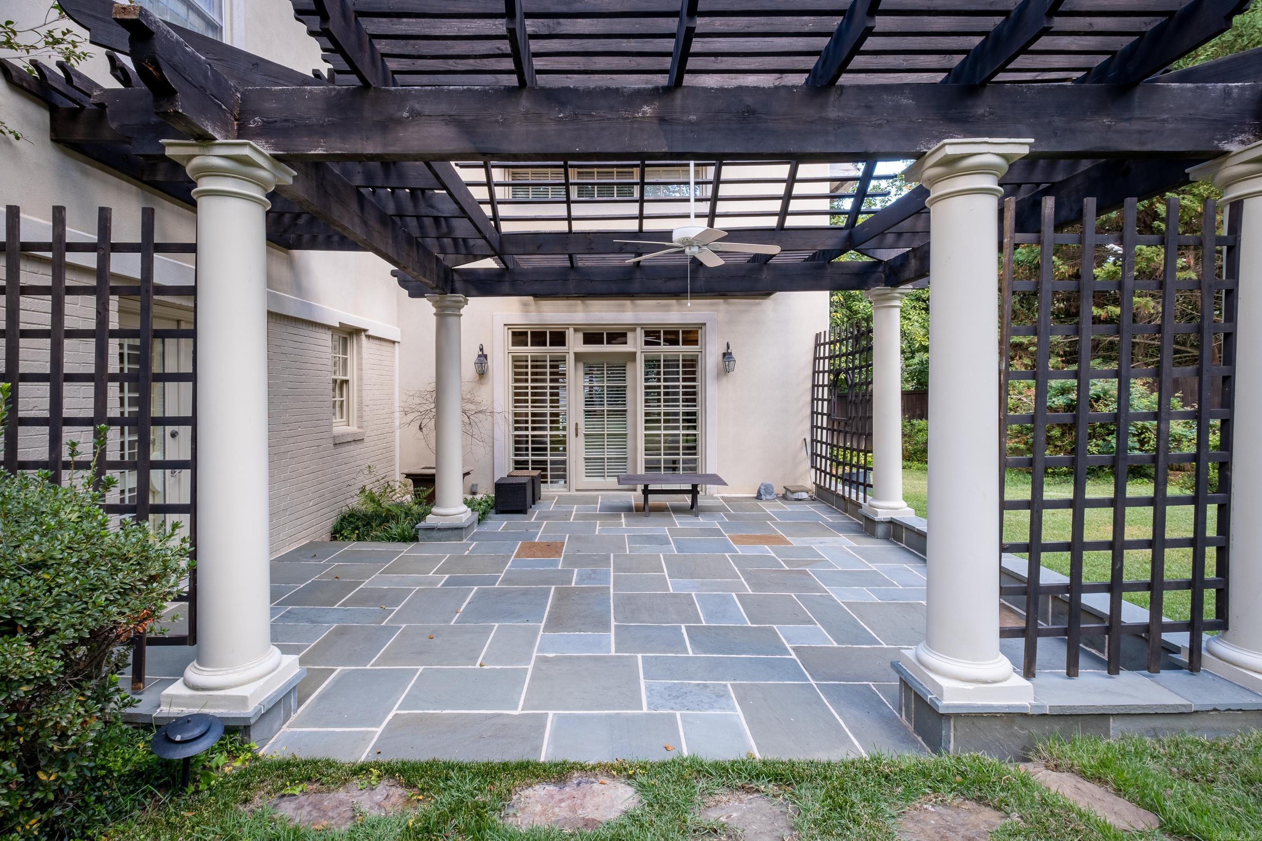 SHADOWLAWN - Residential