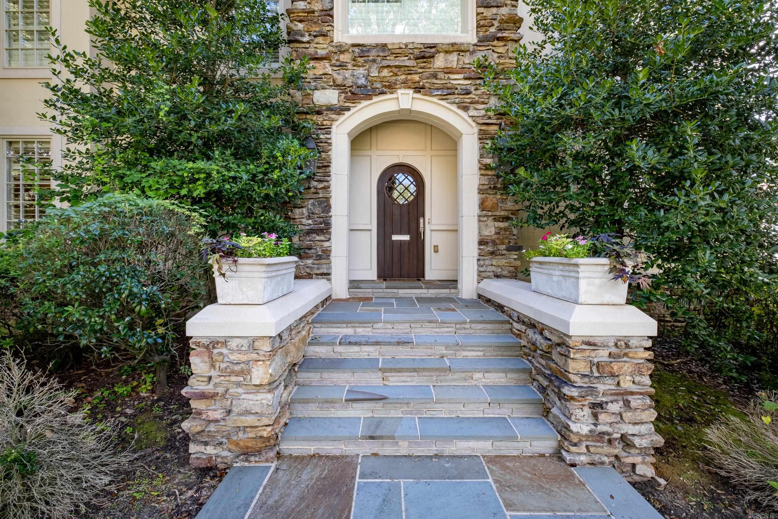 SHADOWLAWN - Residential