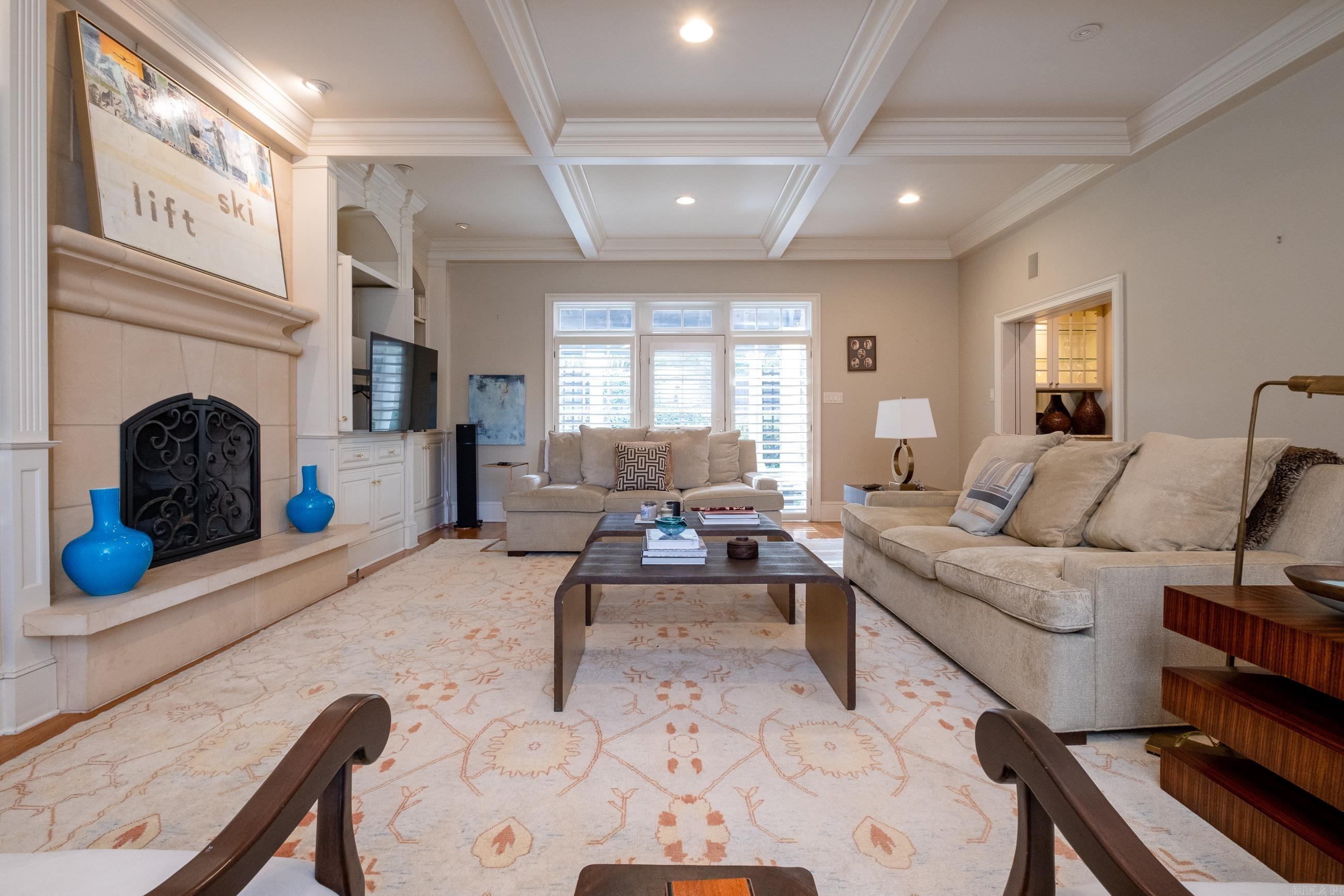 SHADOWLAWN - Residential