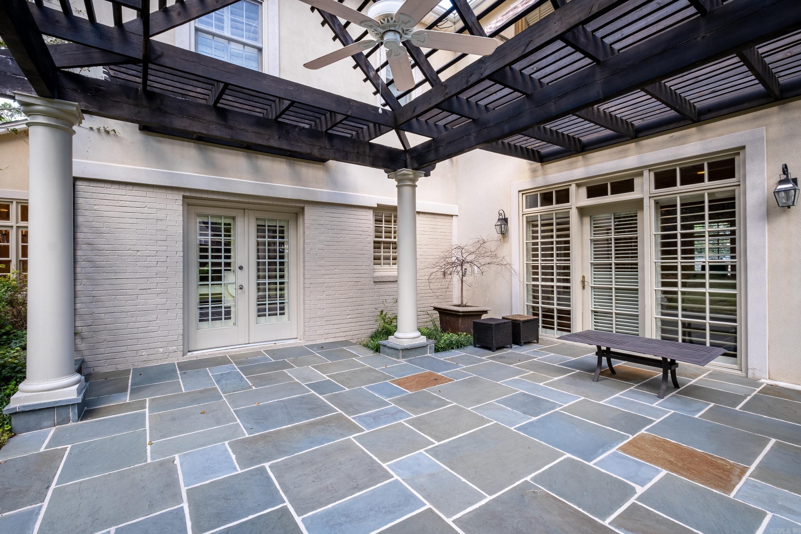 SHADOWLAWN - Residential