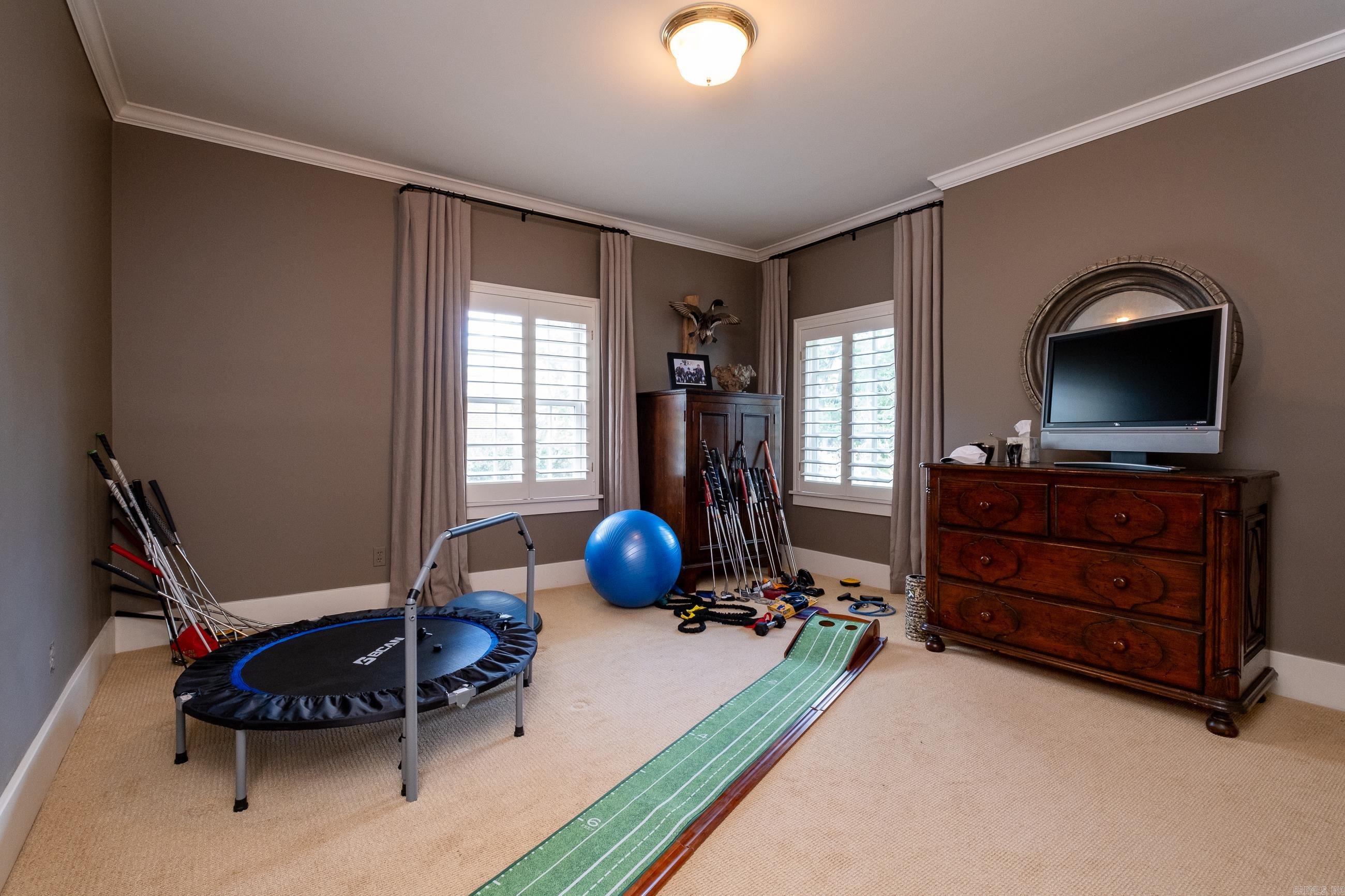 SHADOWLAWN - Residential