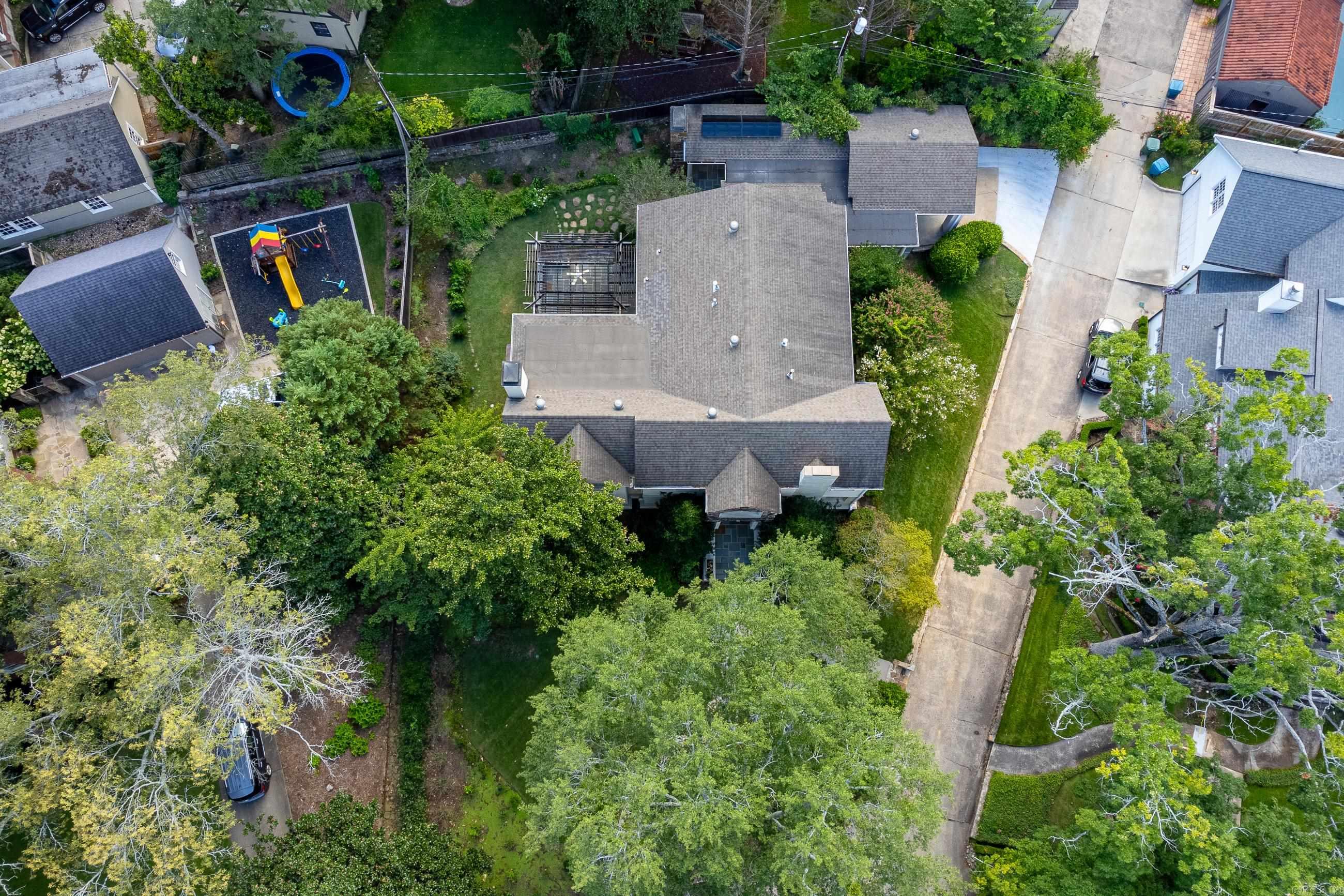 SHADOWLAWN - Residential