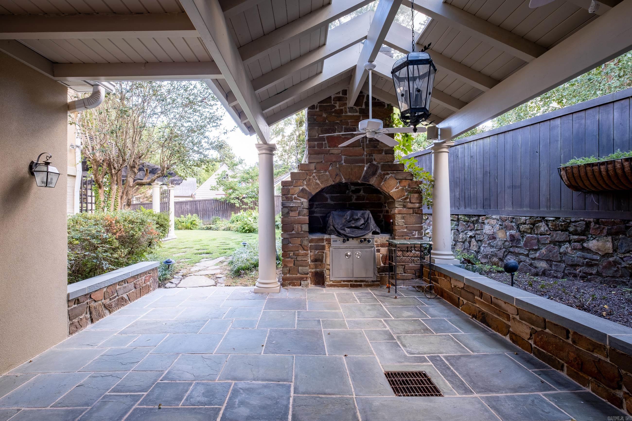 SHADOWLAWN - Residential