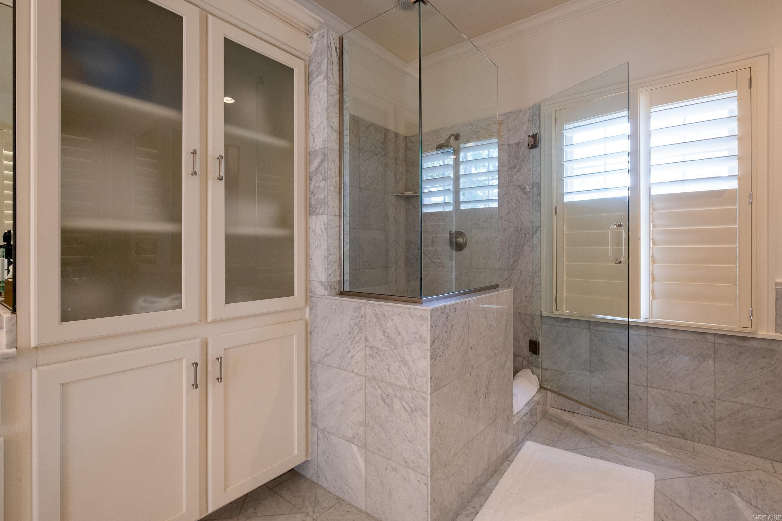 SHADOWLAWN - Residential